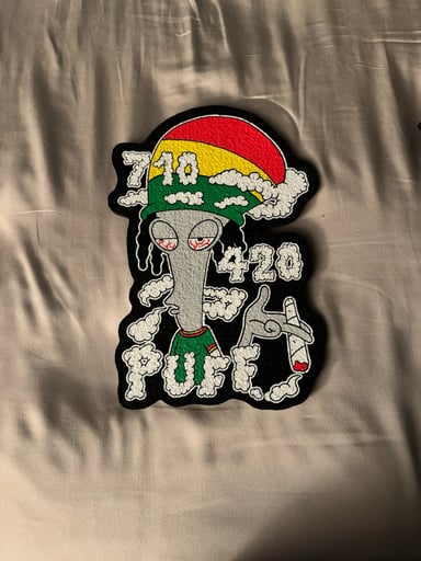 Preview pic of Roger Rasta puff moodmat full uv glow