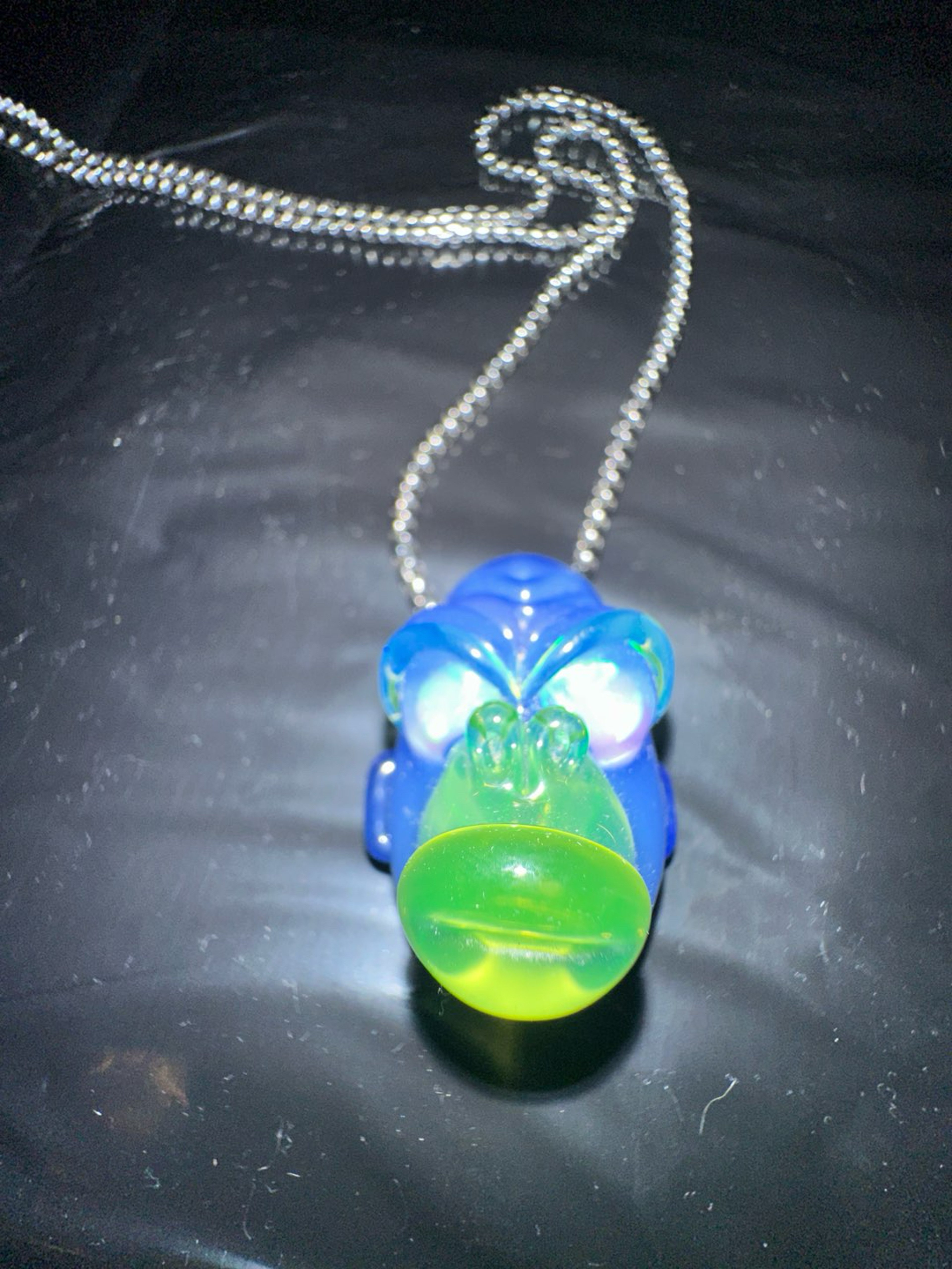 Preview pic of 2020 firefly glass closed mouth pendant