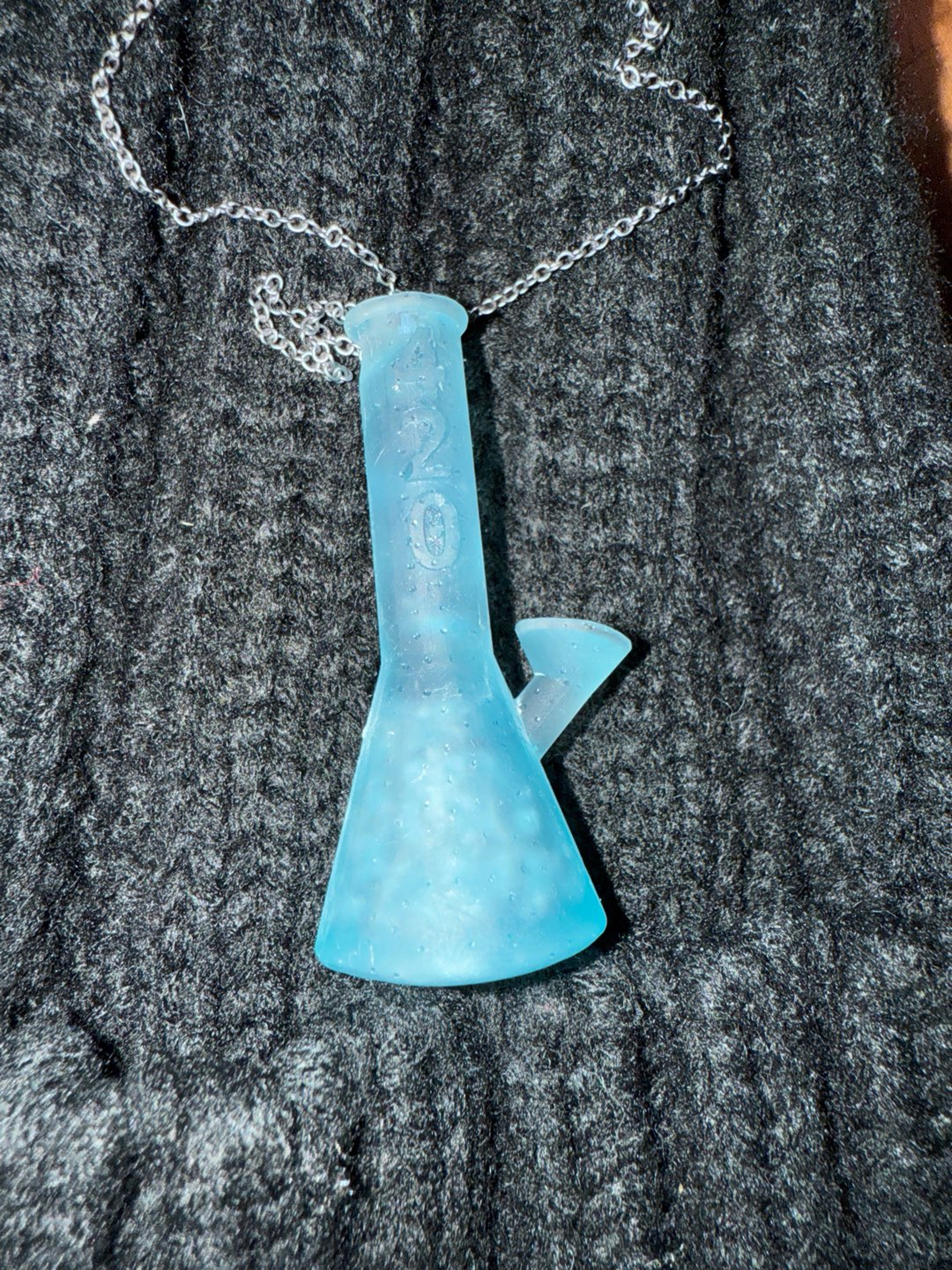 Preview pic of 420 Bong Pendant (UV Blue)