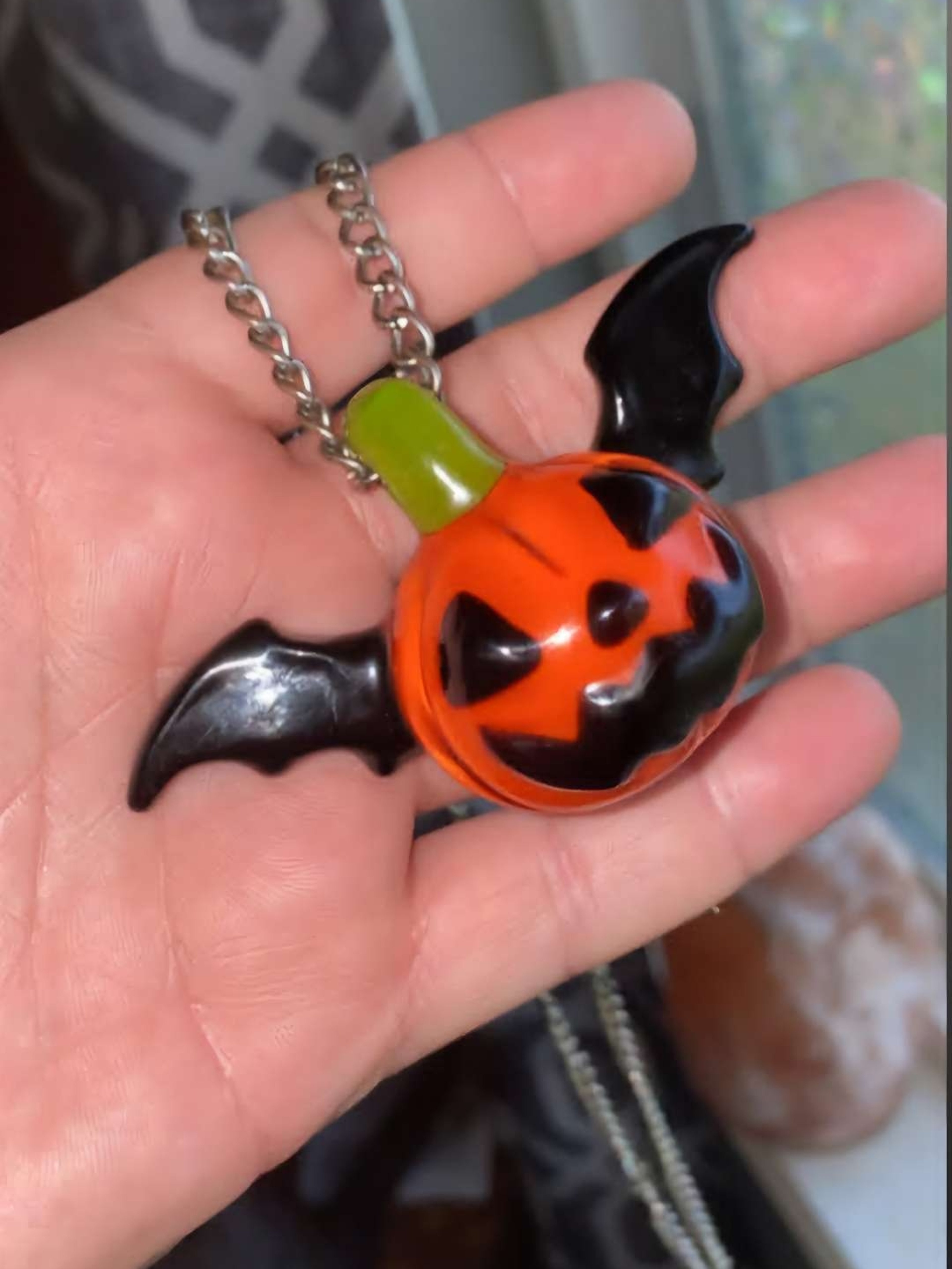 Preview pic of Truchalk pumpkin bat pendy