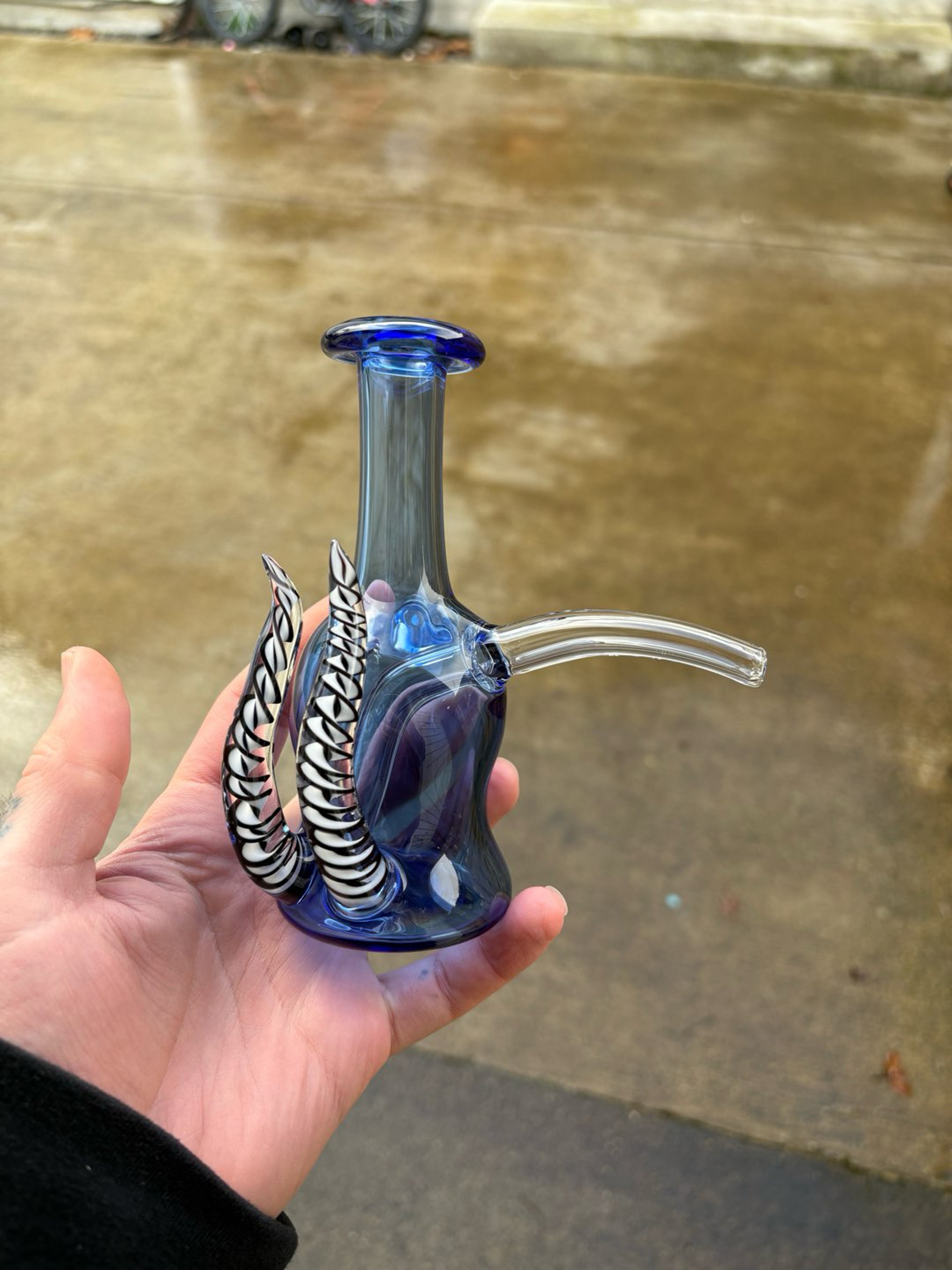 Preview pic of Blue Strottle w/ twisty horns and an Opal ✨