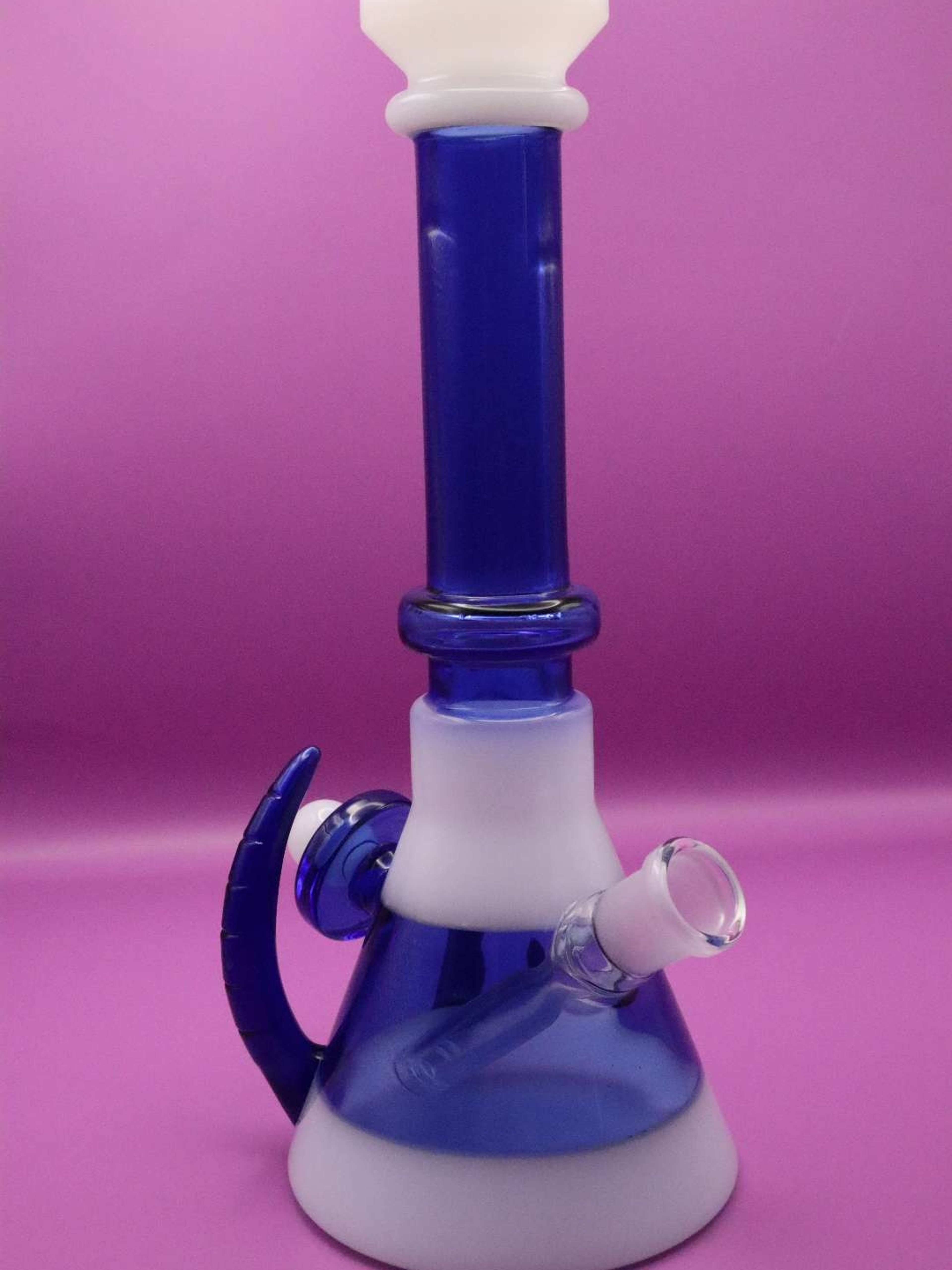 Preview pic of Blue / white beaker