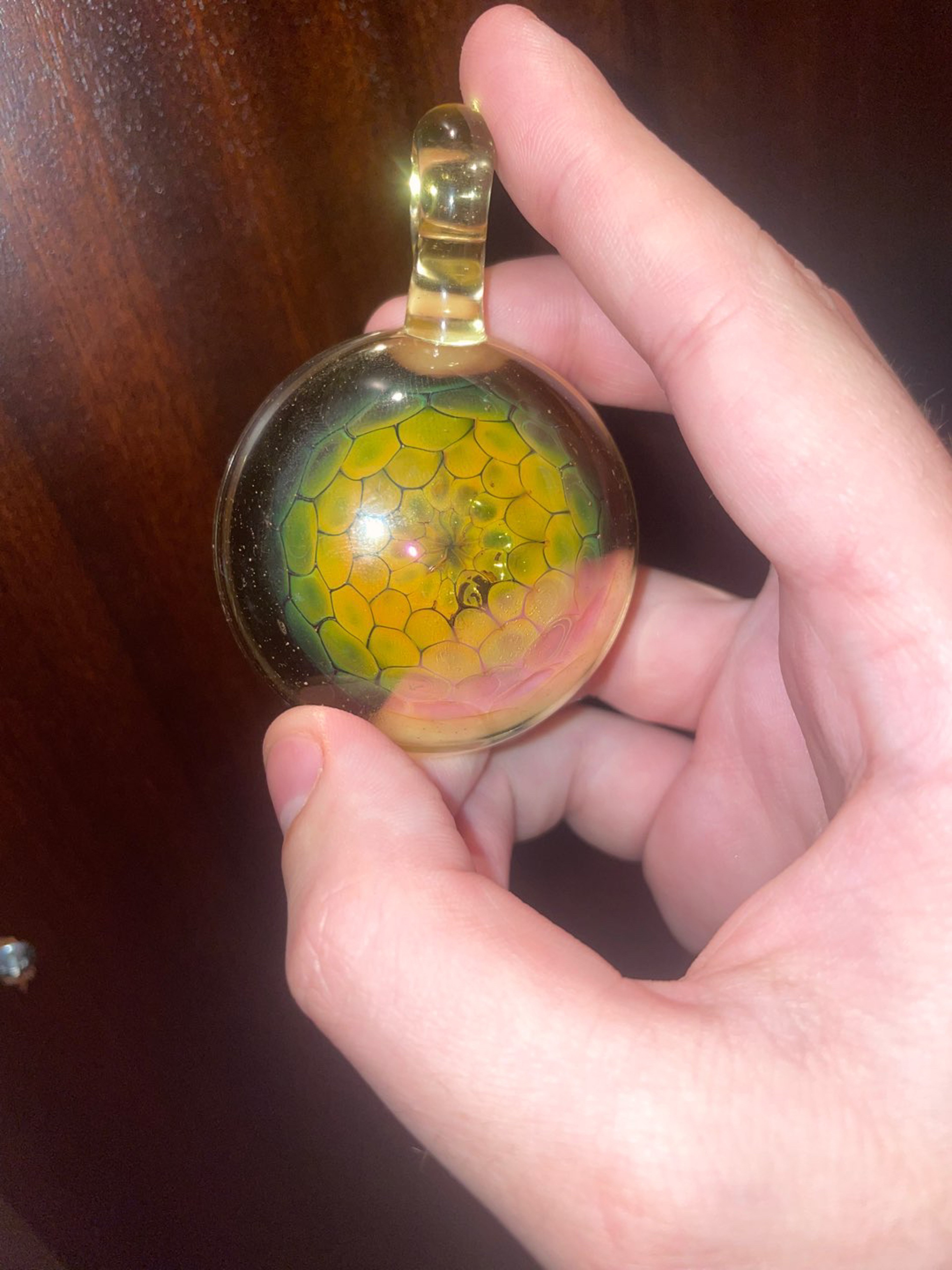 Preview pic of CFL Dizzle fishscale pendy