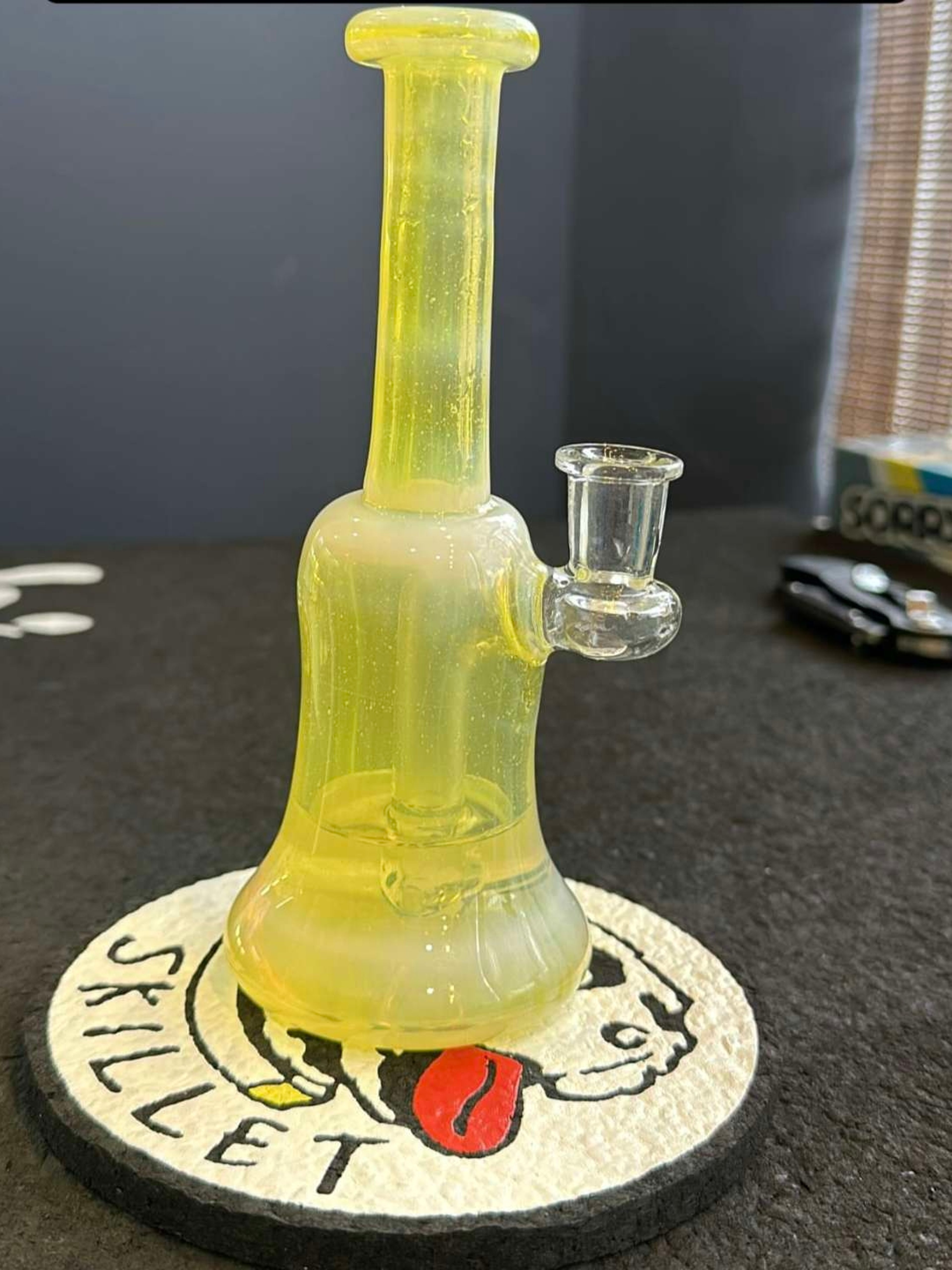 Preview pic of Skillet Glass - Yellow with blue accents