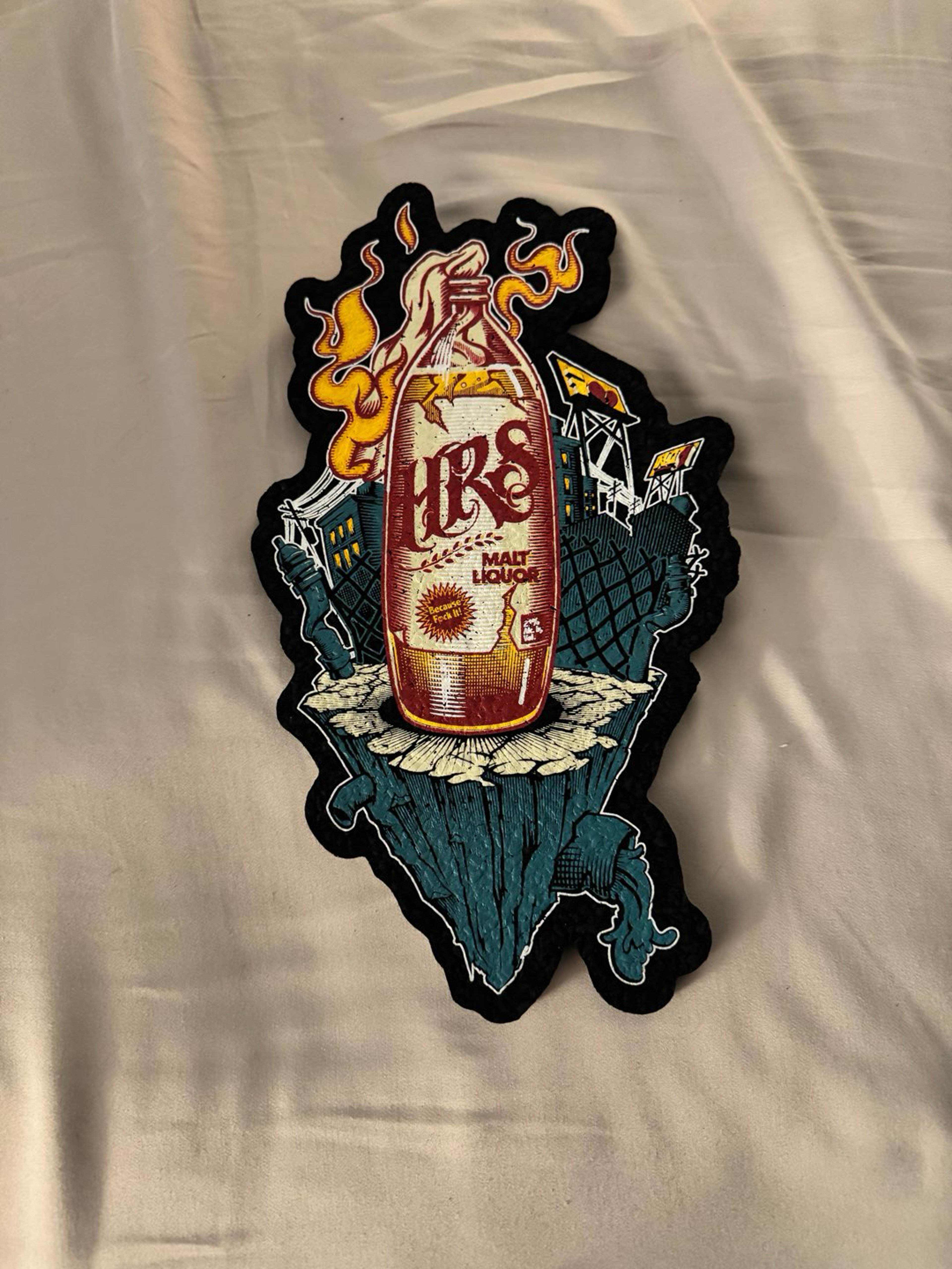 Preview pic of Hrs smoke shop 40 oz with full uv glow