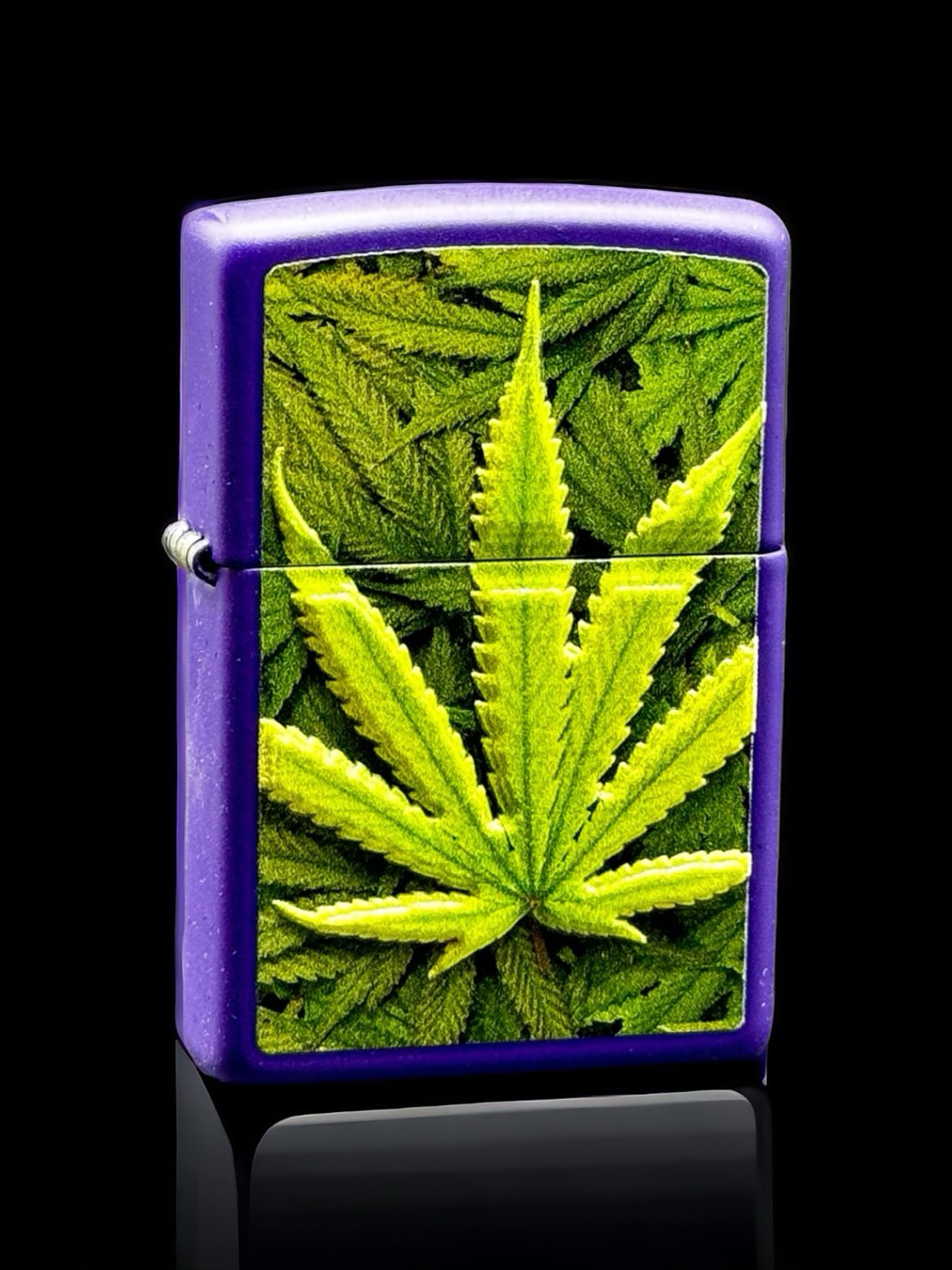 Preview pic of Zippo Lighter Green Leaf Texture Print - Purple Matte