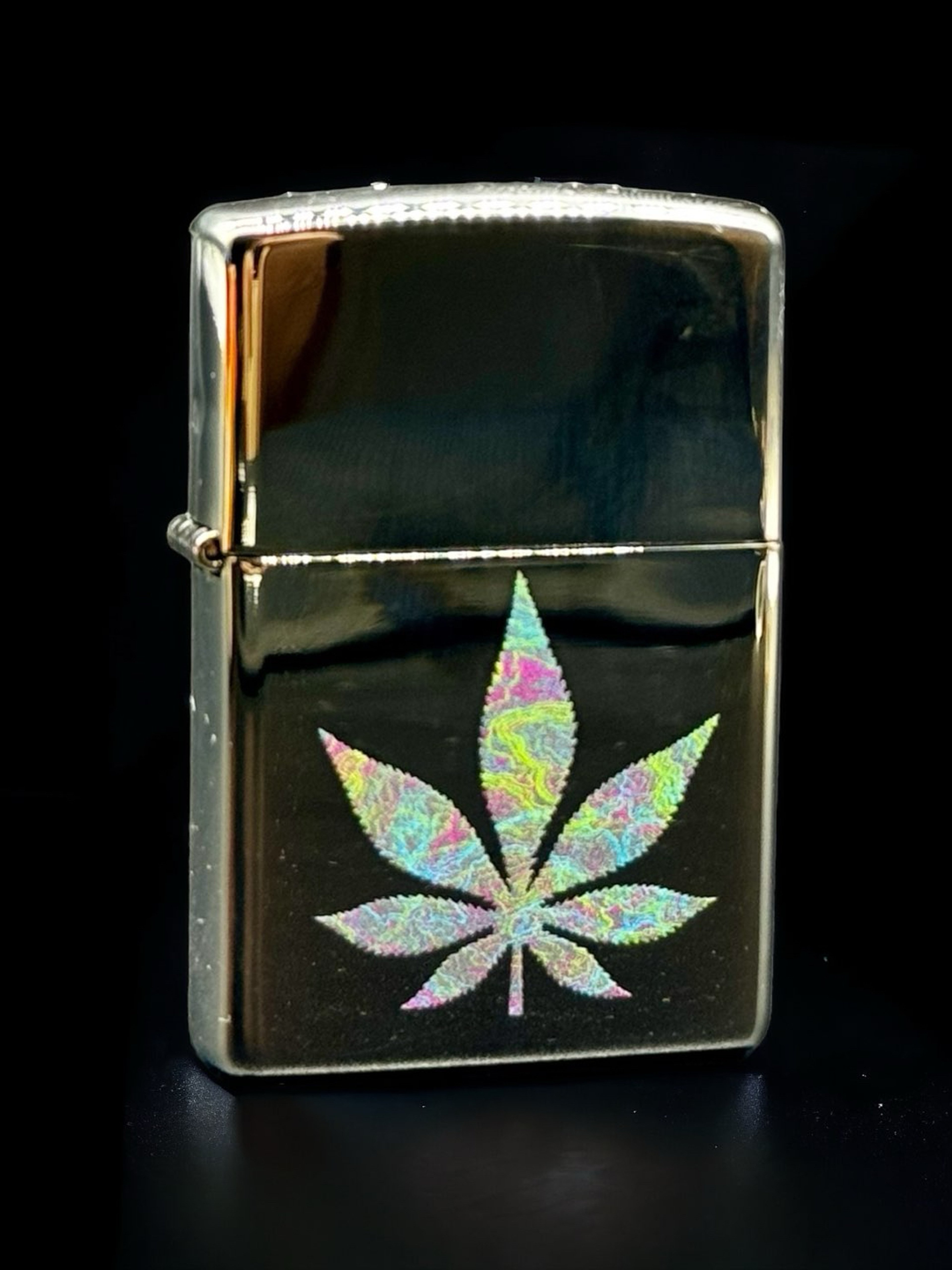 Preview pic of Zippo Lighter Rainbow Leaf
