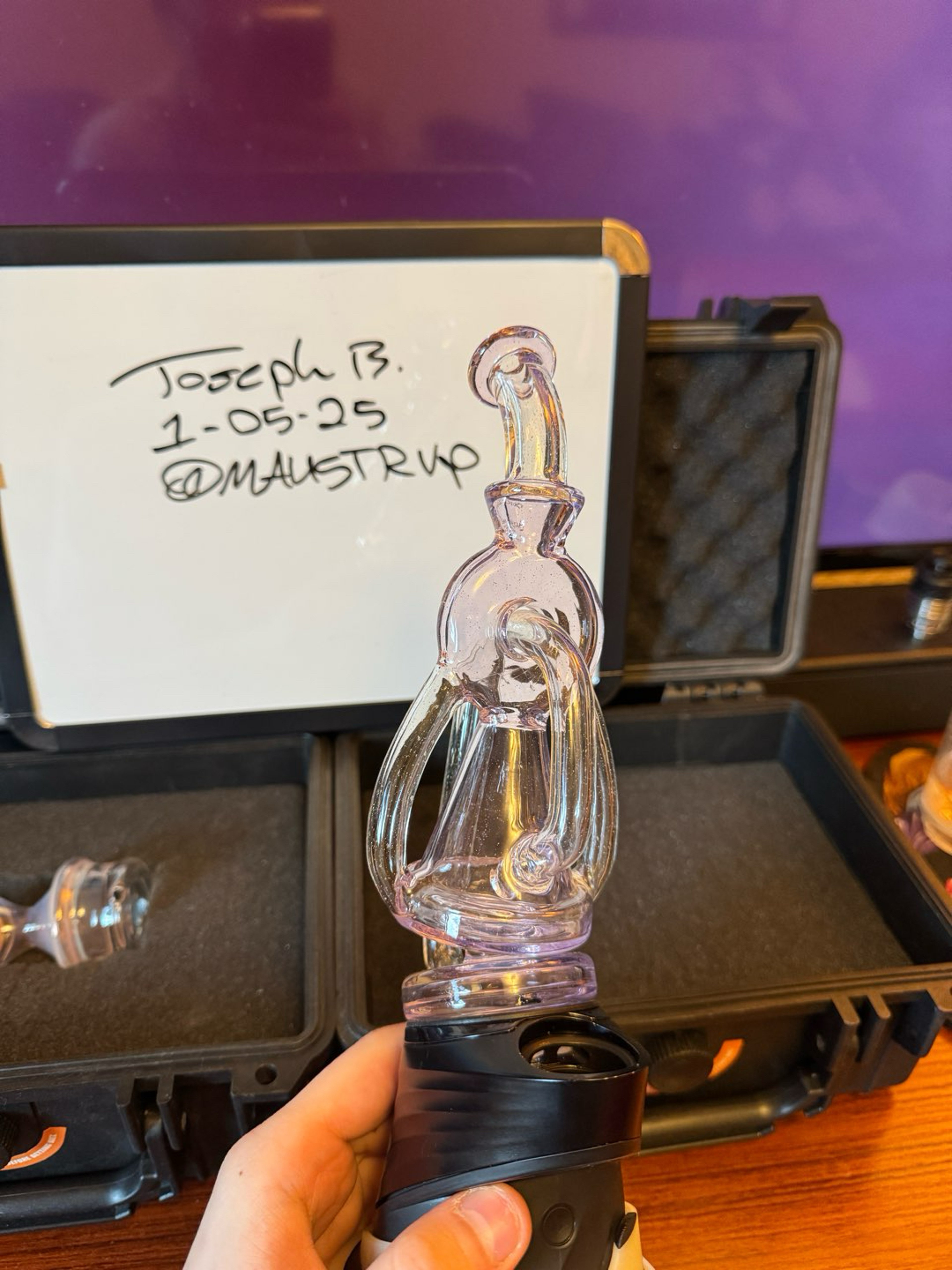 Preview pic of Elevar Glass - UV donut recycler Puffco top