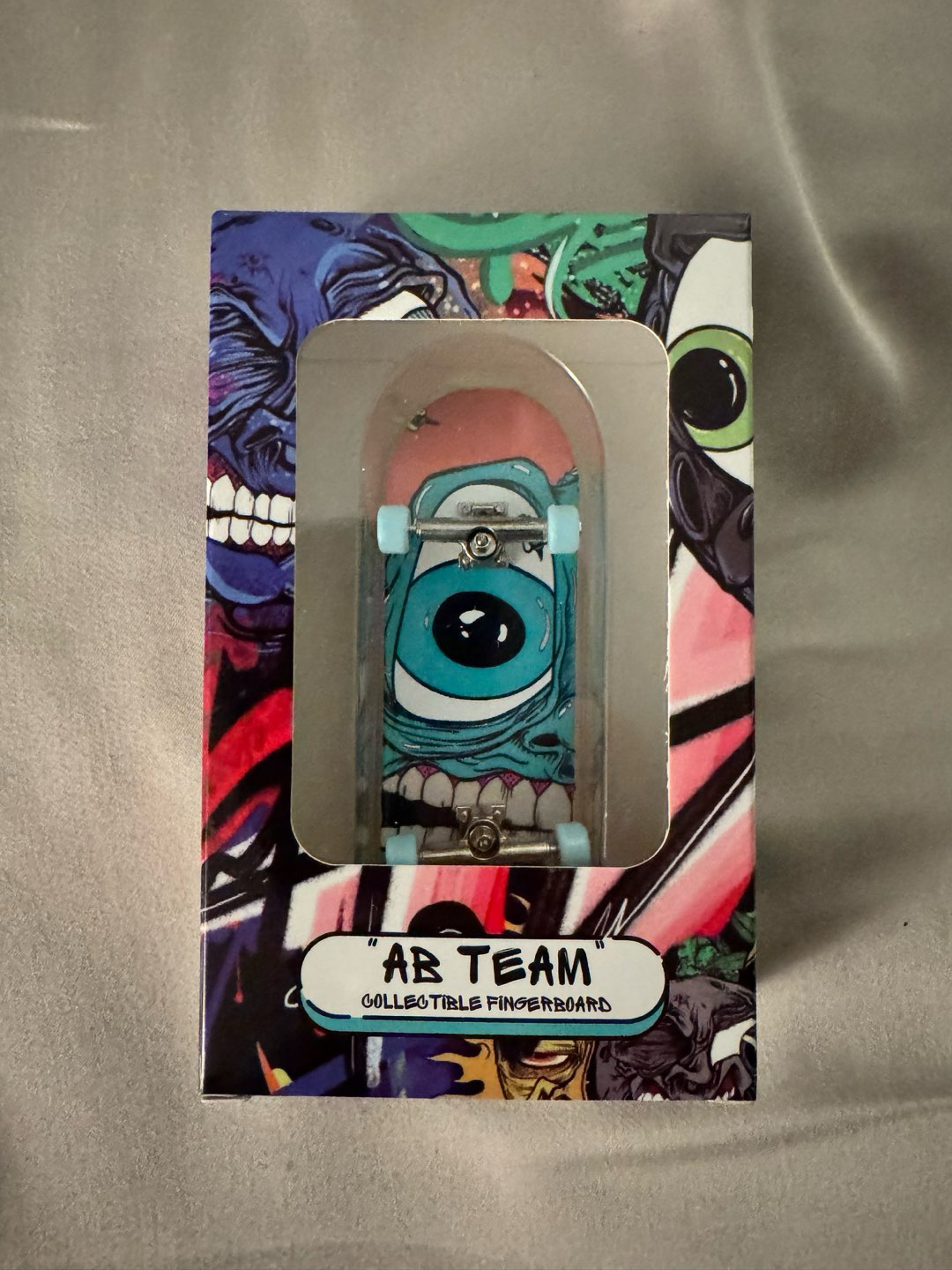 Preview pic of Aaron brooks v2 teck deck!