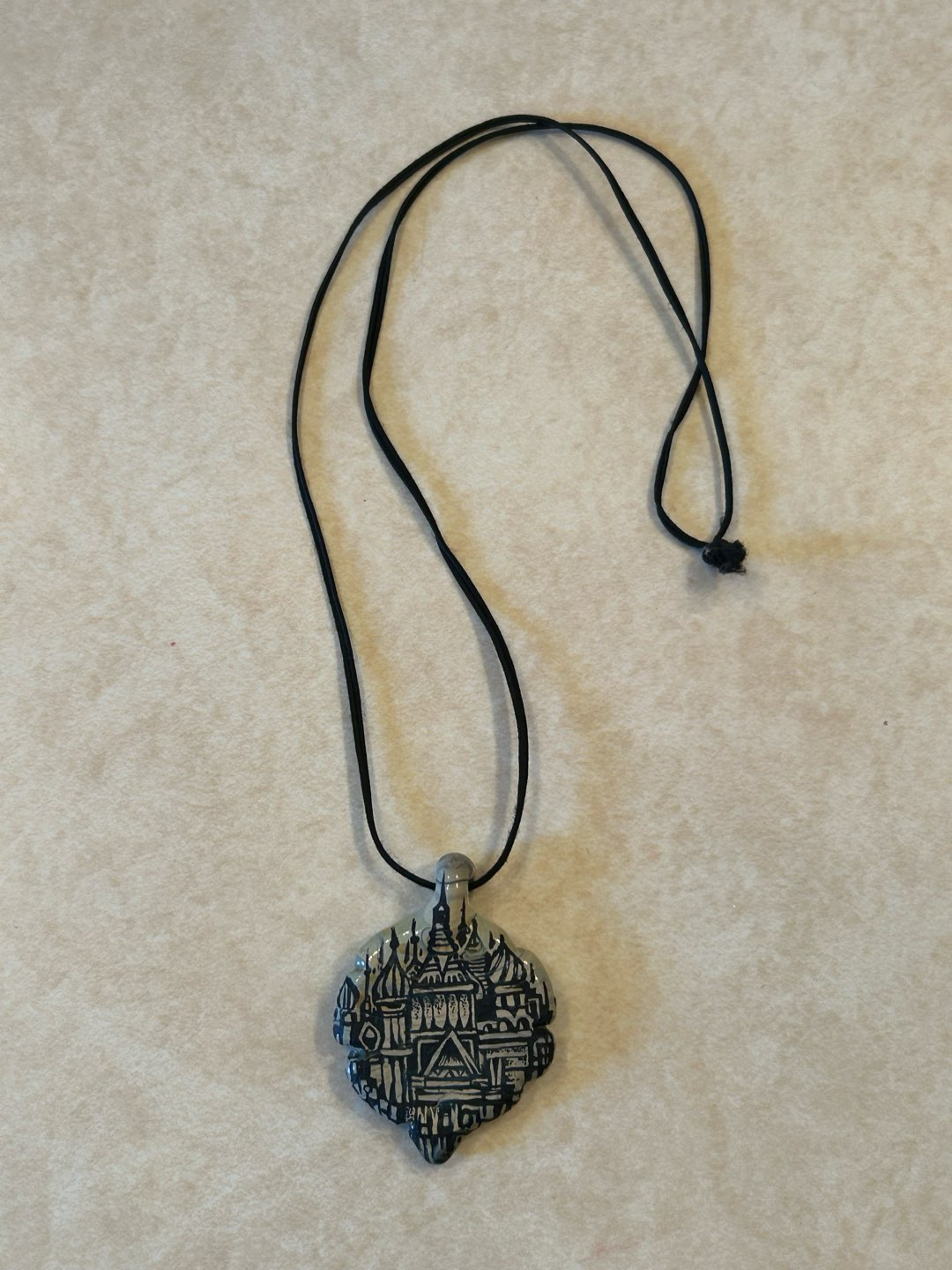 Preview pic of Trevy Metal Pendy