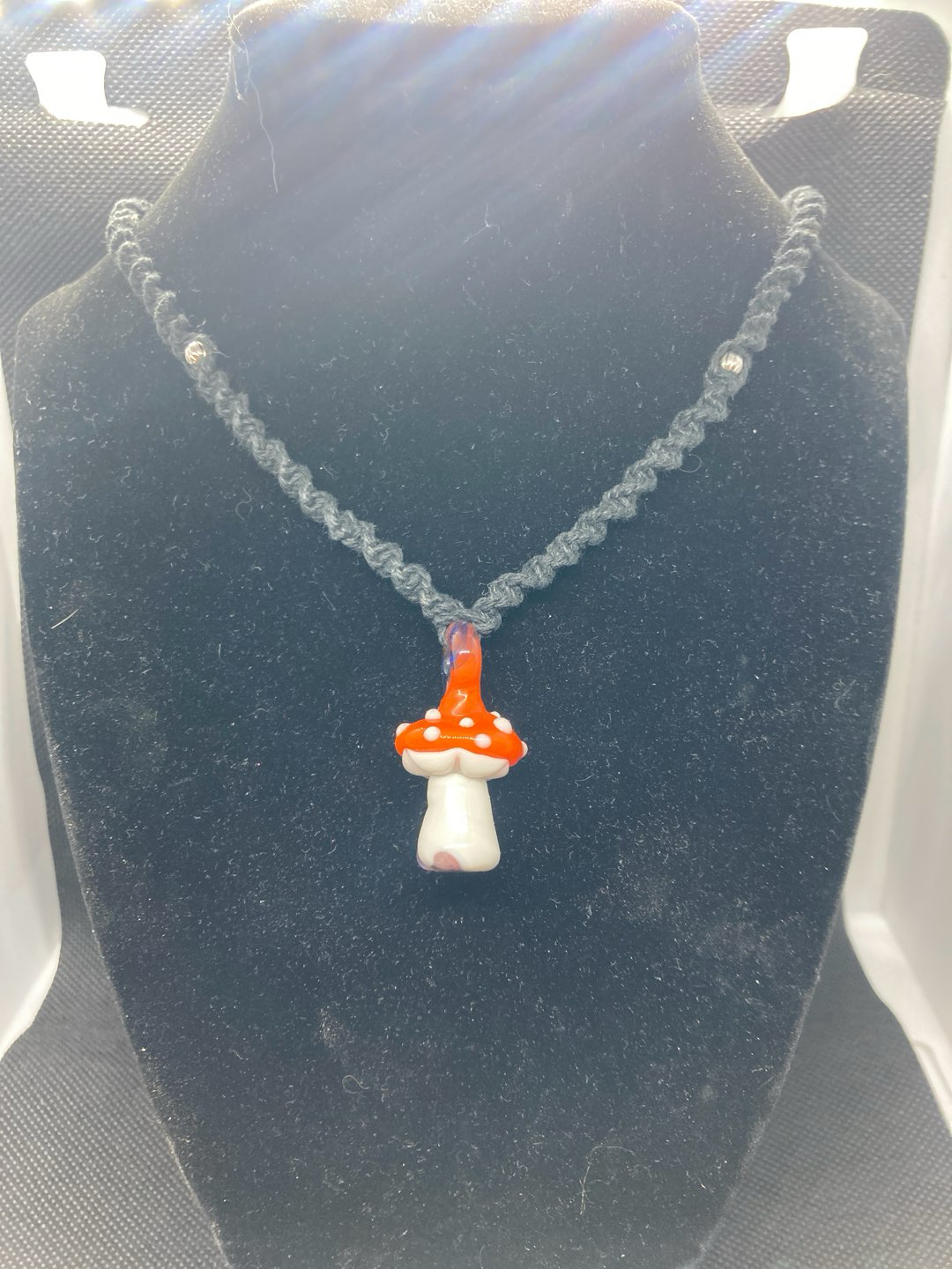 Preview pic of Mushy pendy
