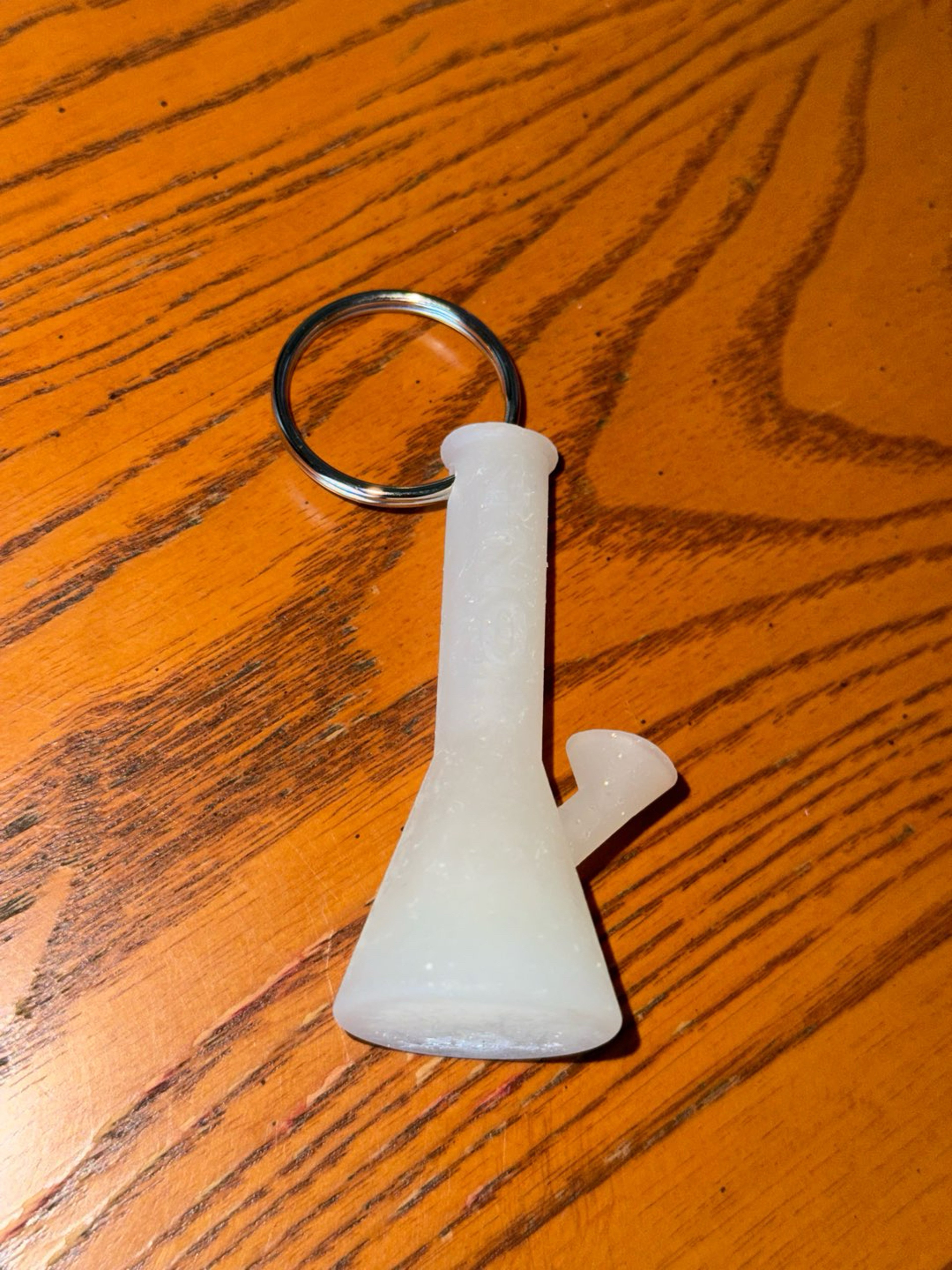 Preview pic of 420 Bong Keychain (UV Glow)