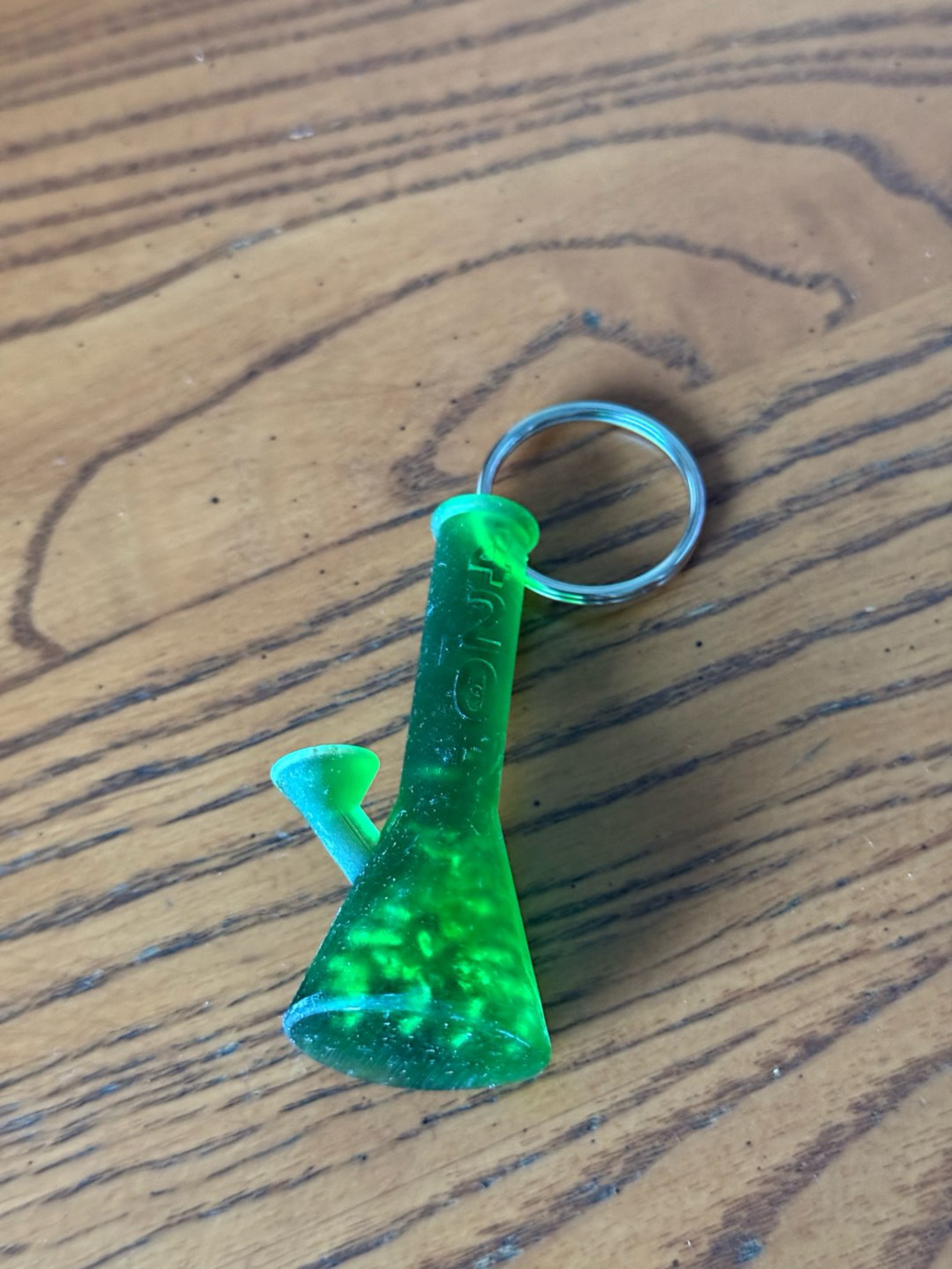 Preview pic of 420 Bong Keychain (Green)
