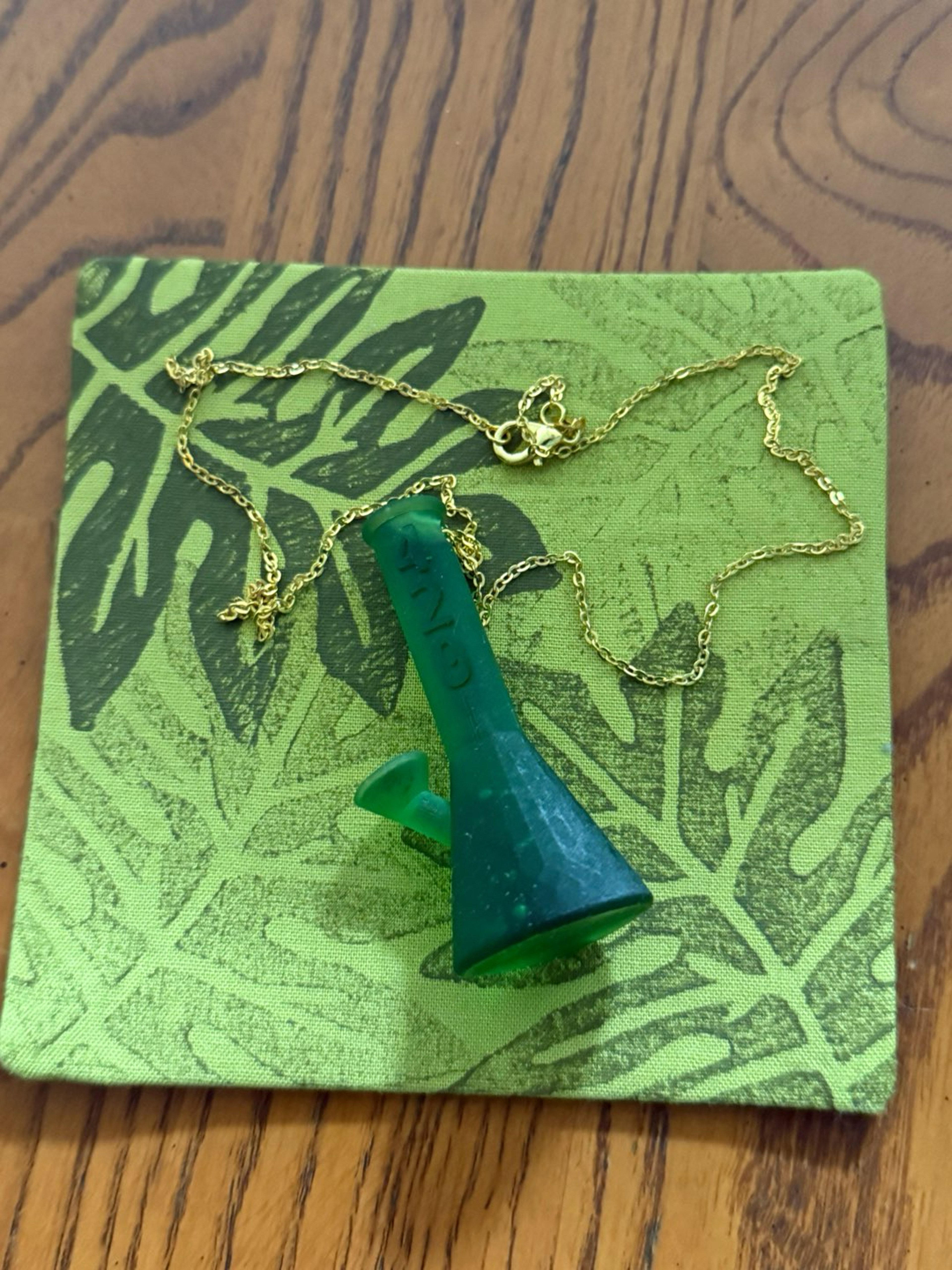 Preview pic of 420 Bong Pendant (Green)