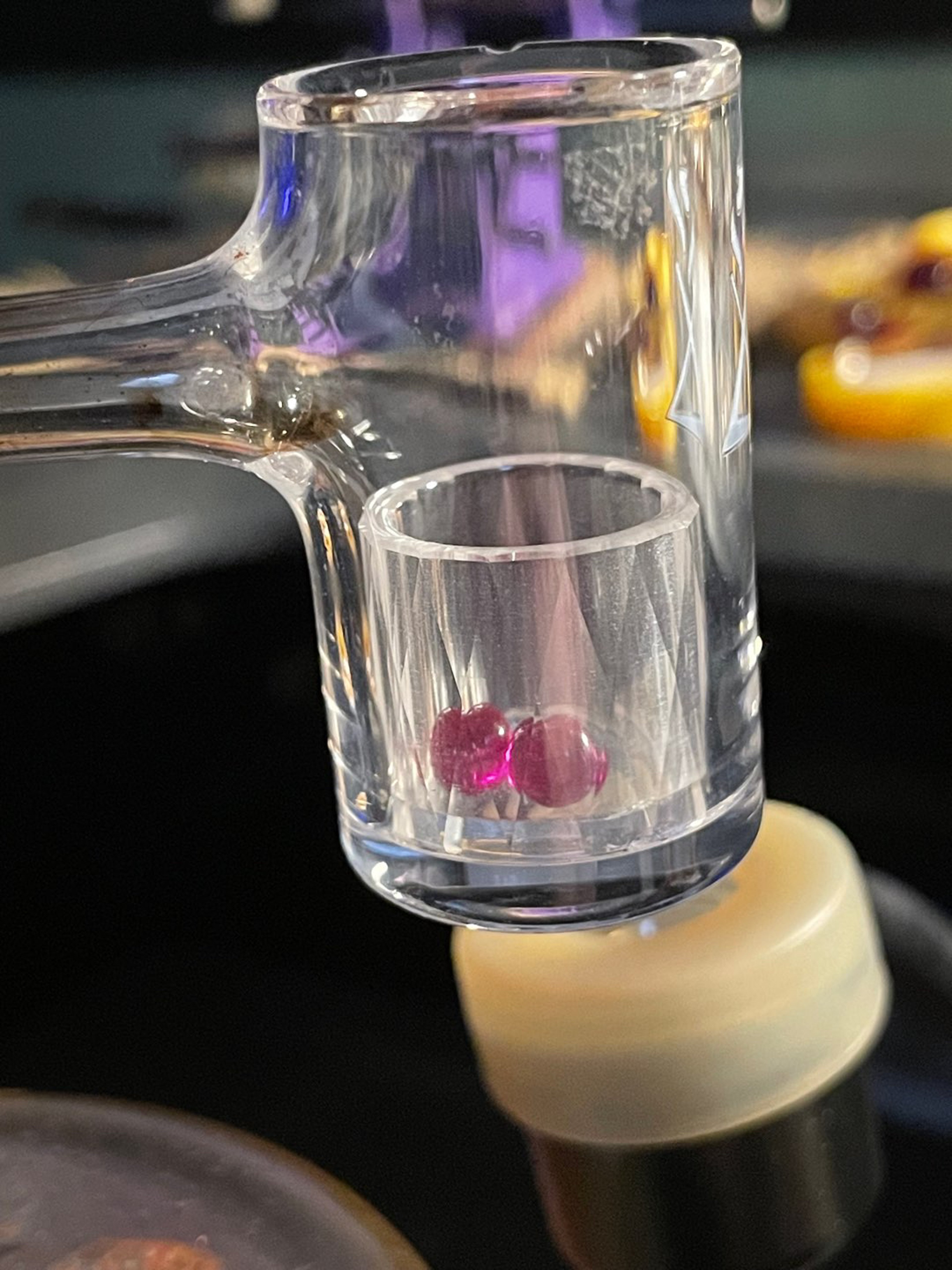 Preview pic of 10/90 - Victory 25mm x 50mm banger + 19mm FACETED SAPPHIRE INSERT + D-Nail Shinju spinner cap