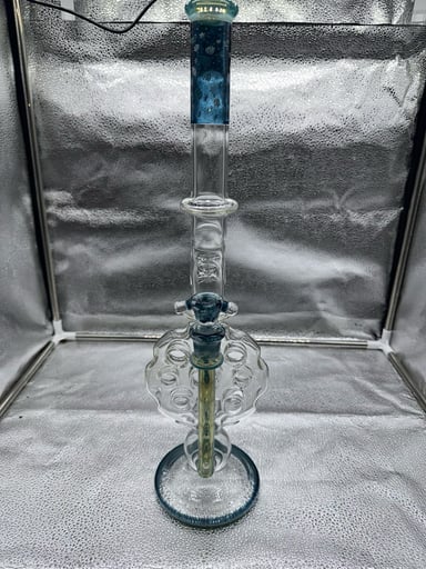 Preview pic of Bong & matching pendy