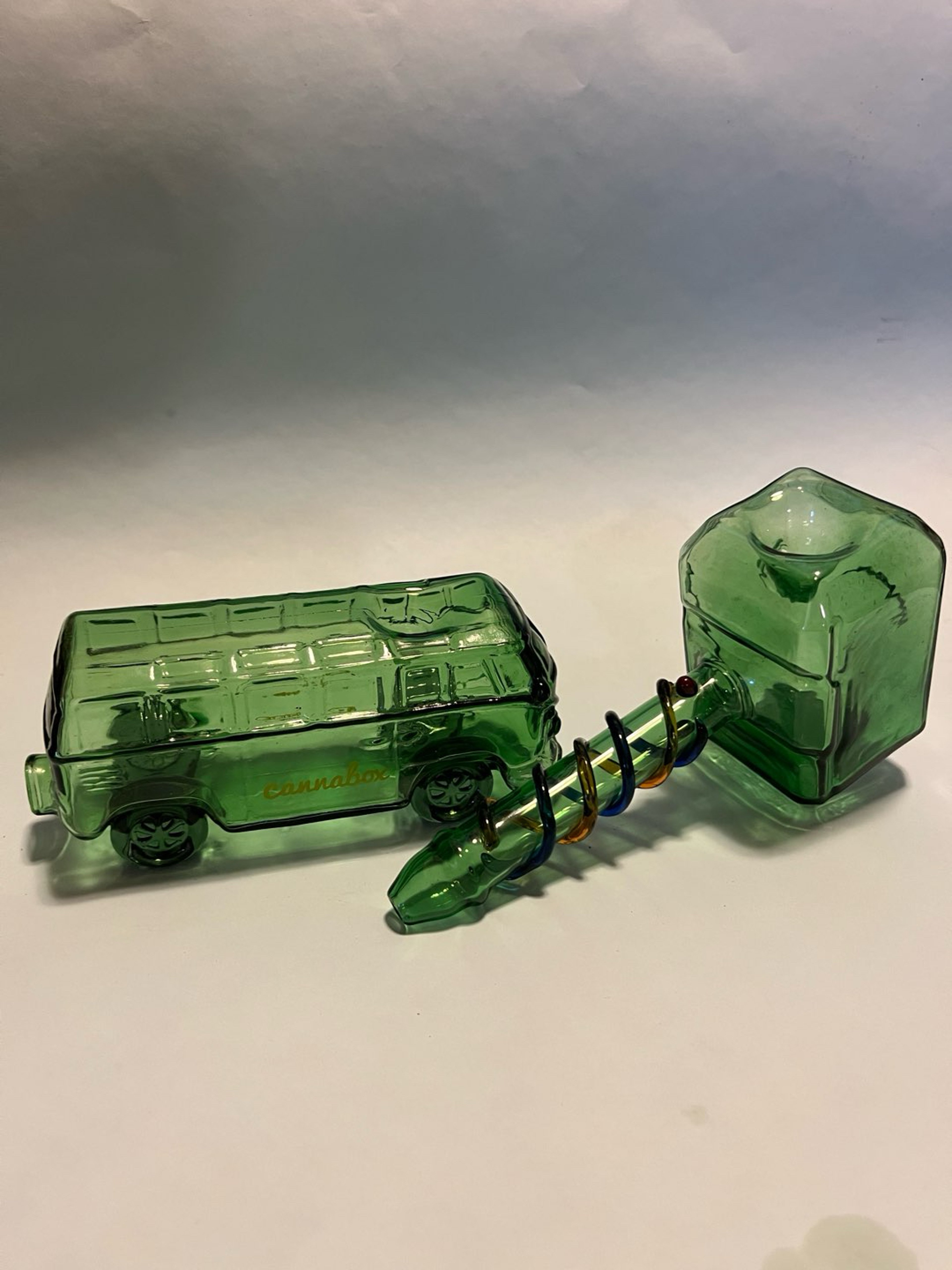 Preview pic of Cannabox bus and hammer pipe