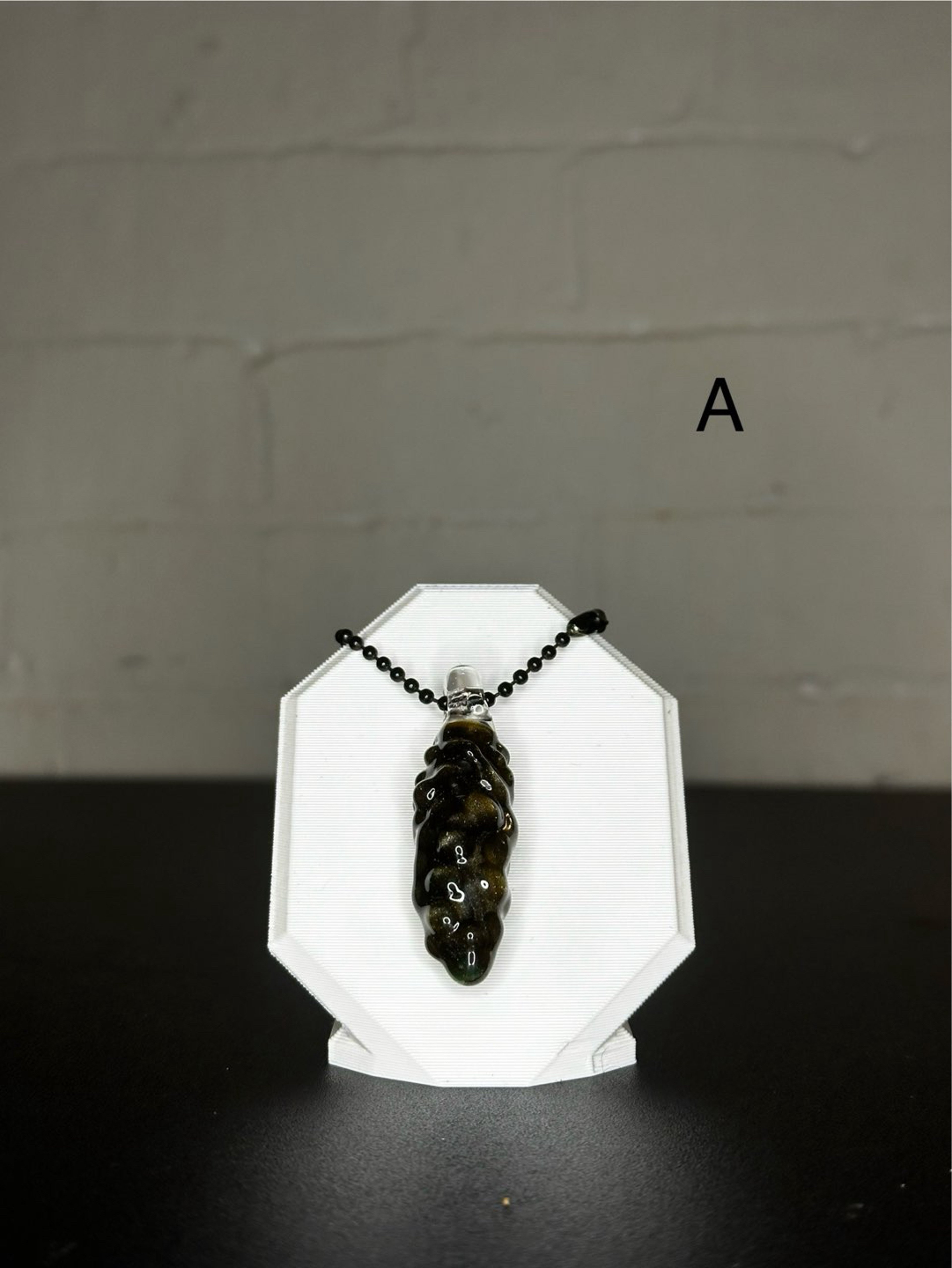 Preview pic of Glass pickle pendants/ornaments
