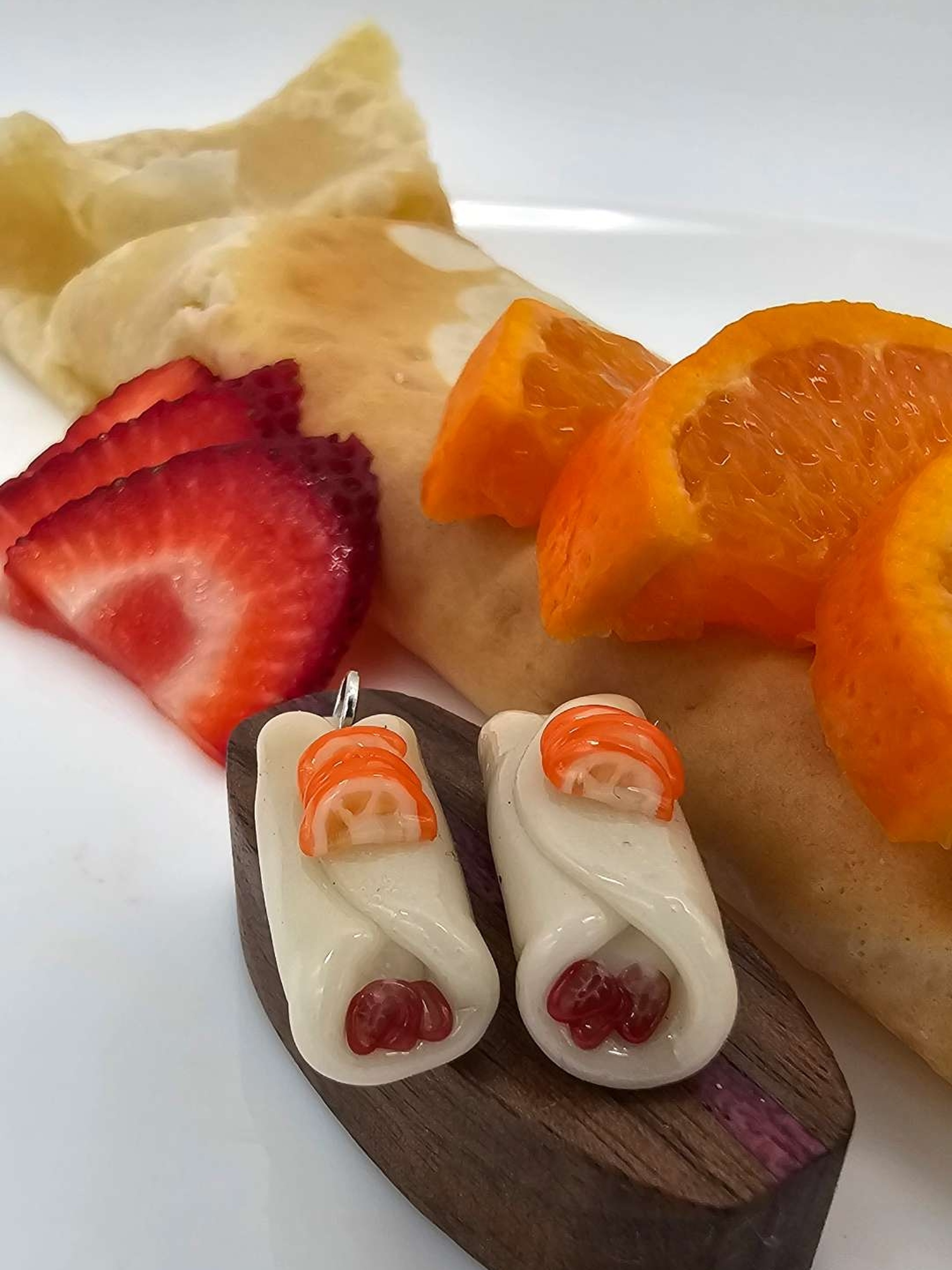 Preview pic of Mini Crepe pendant