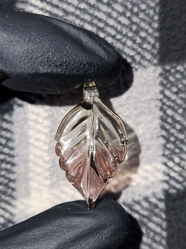 Preview pic of Leaf pendant