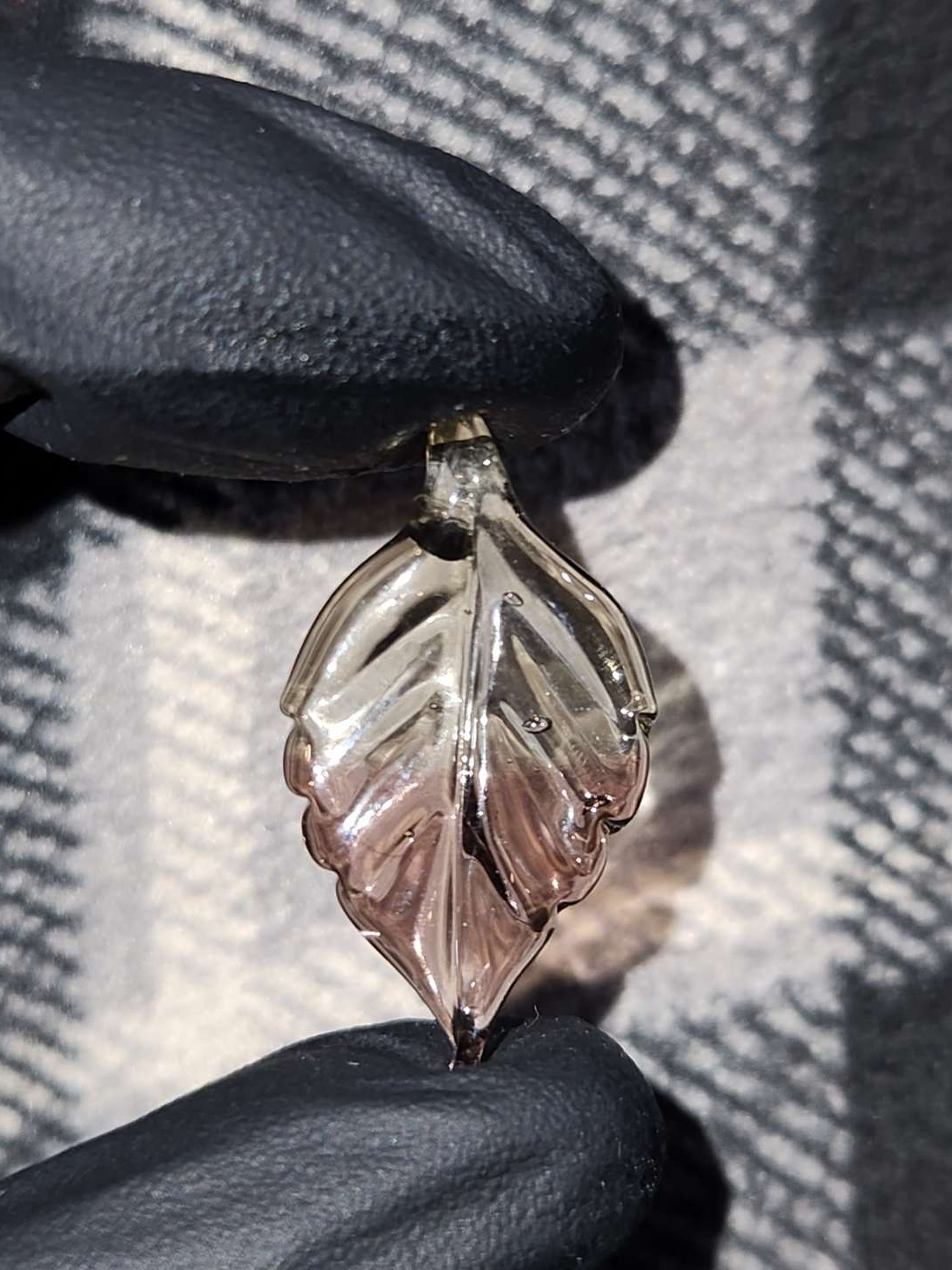 Preview pic of Leaf pendant