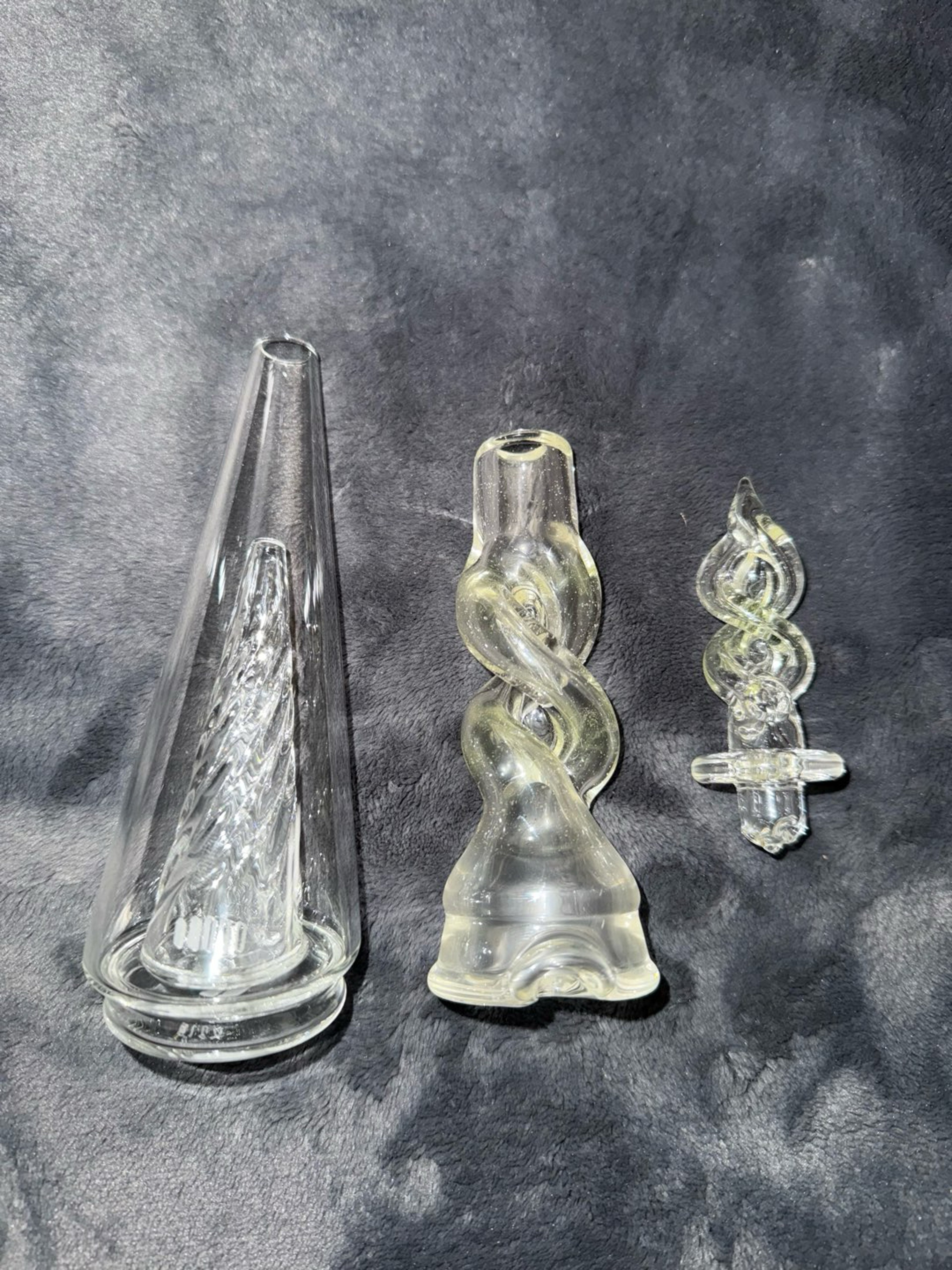 Preview pic of Rich Brian dry top with cap (UV) and puffco V2 glass top