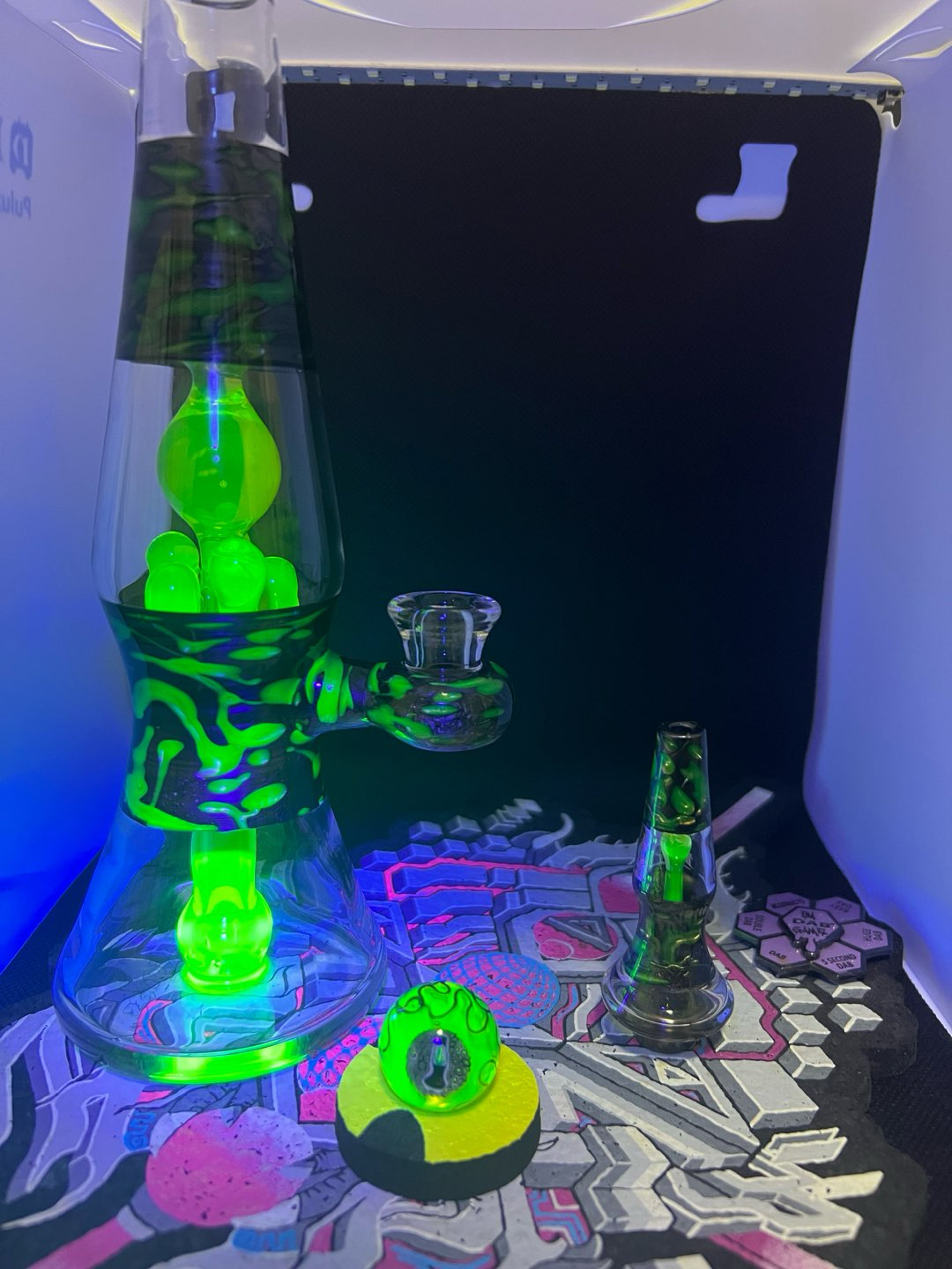Bluegrass Lamp (UV reactive) image 0