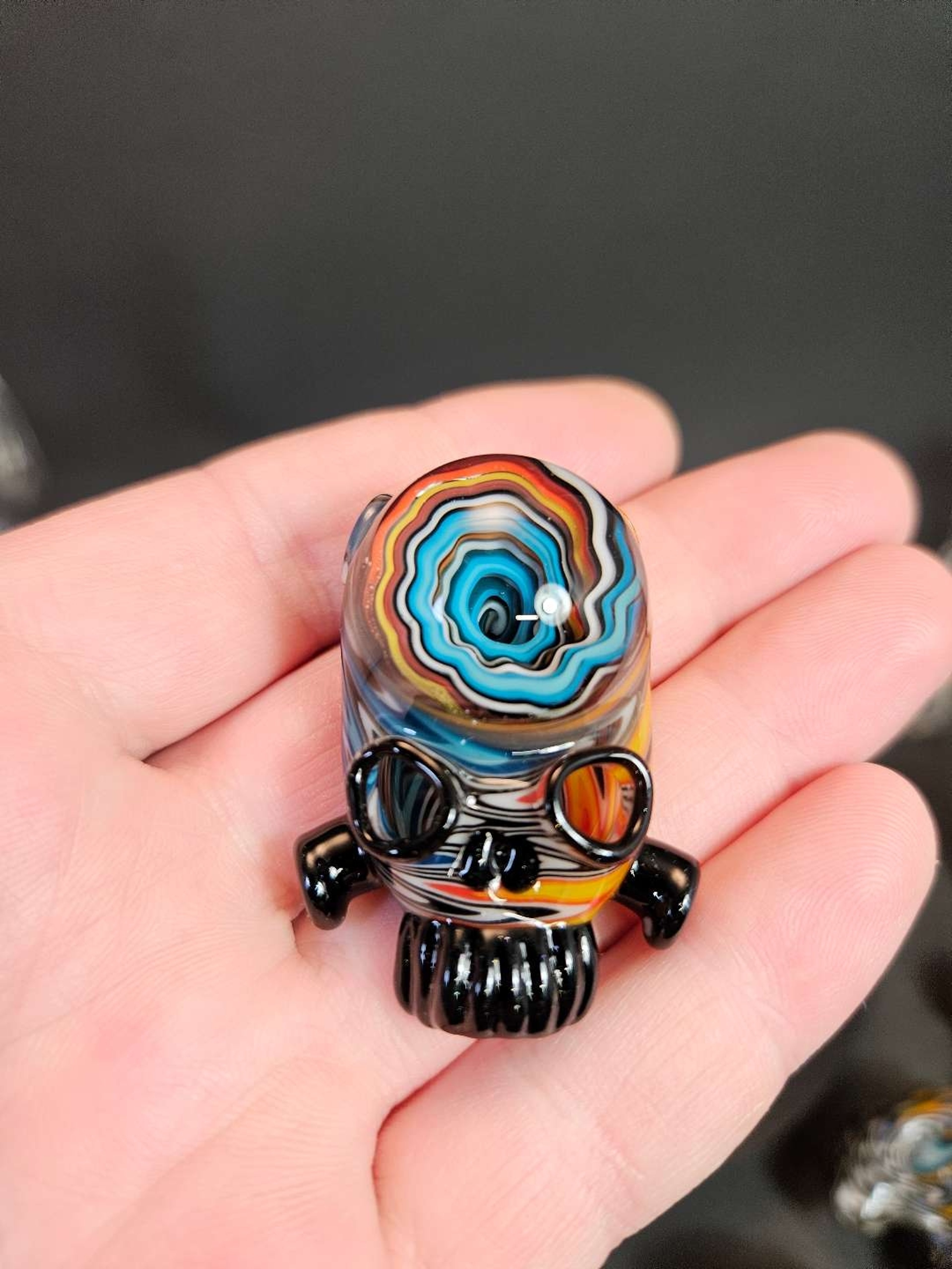 Preview pic of Linework skull pendant