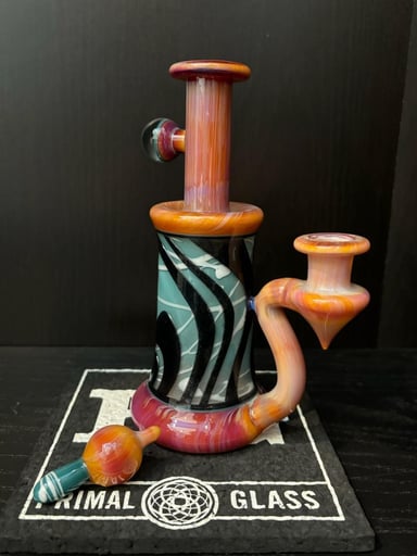Preview pic of Unity Glassworks Carved Rig w/ Cap