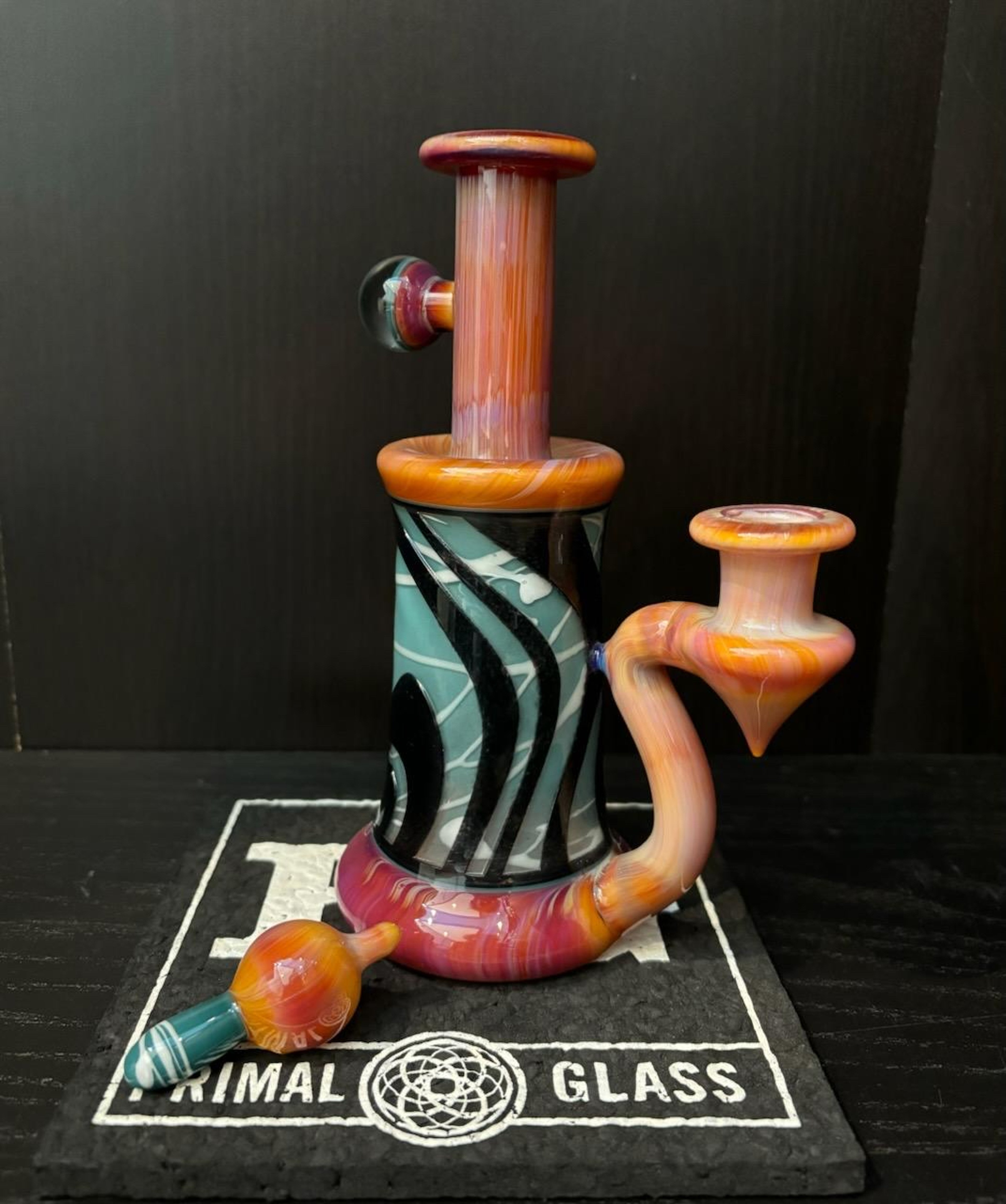 Preview pic of Unity Glassworks Carved Rig w/ Cap