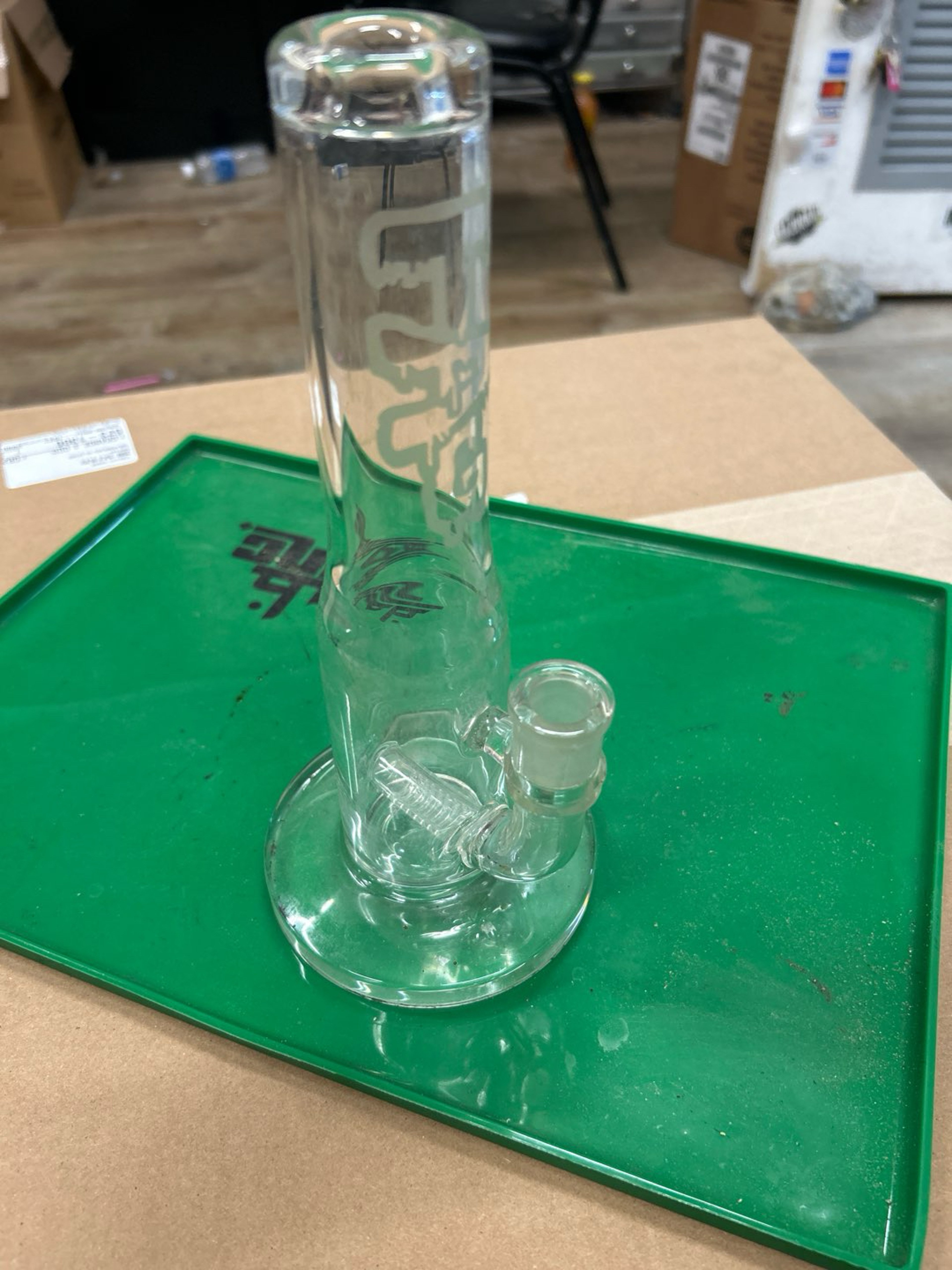 Preview pic of T.A.G 9.25” Bong