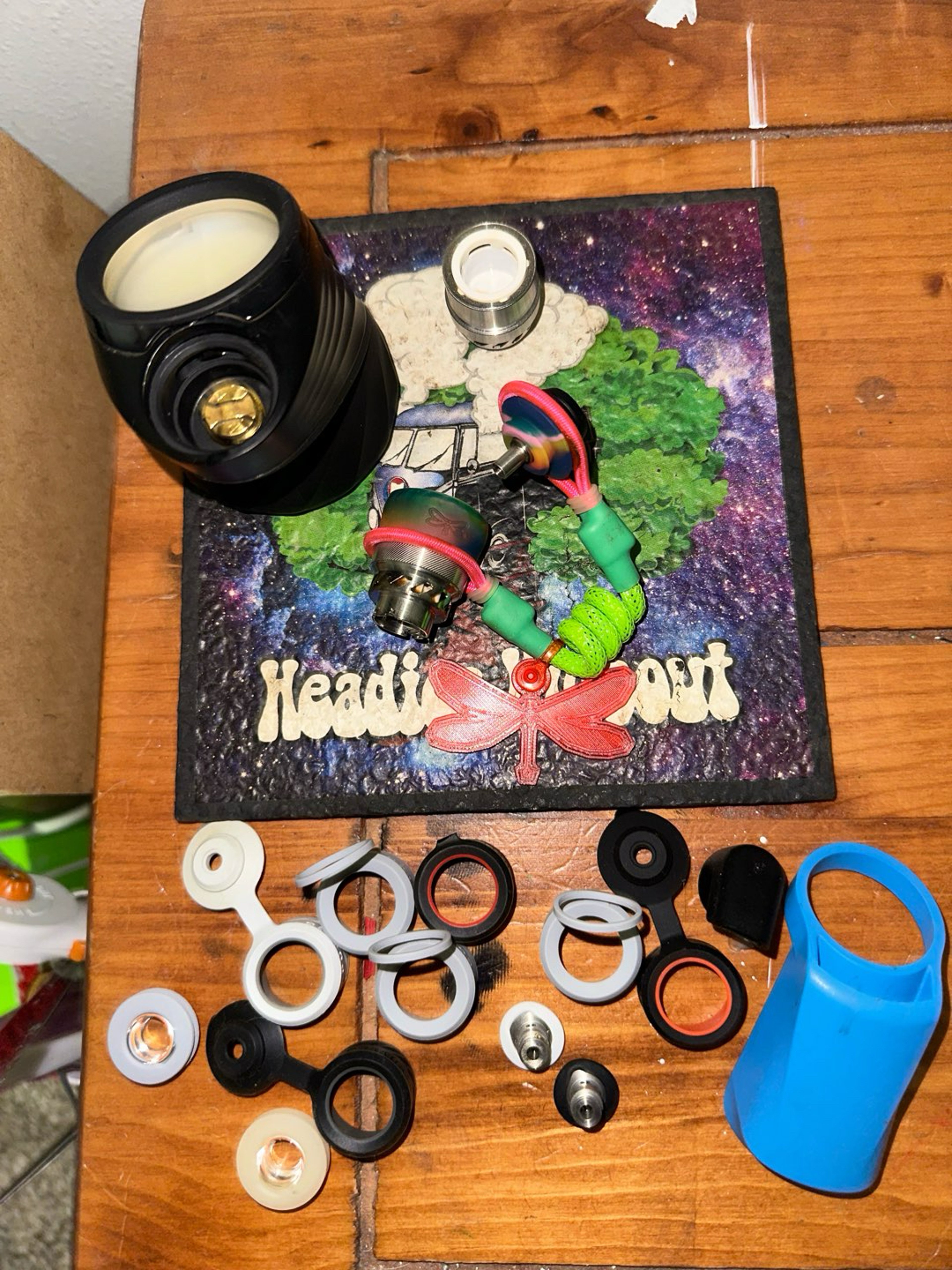 Preview pic of Puffco peak pro with tether, chamber  and extras