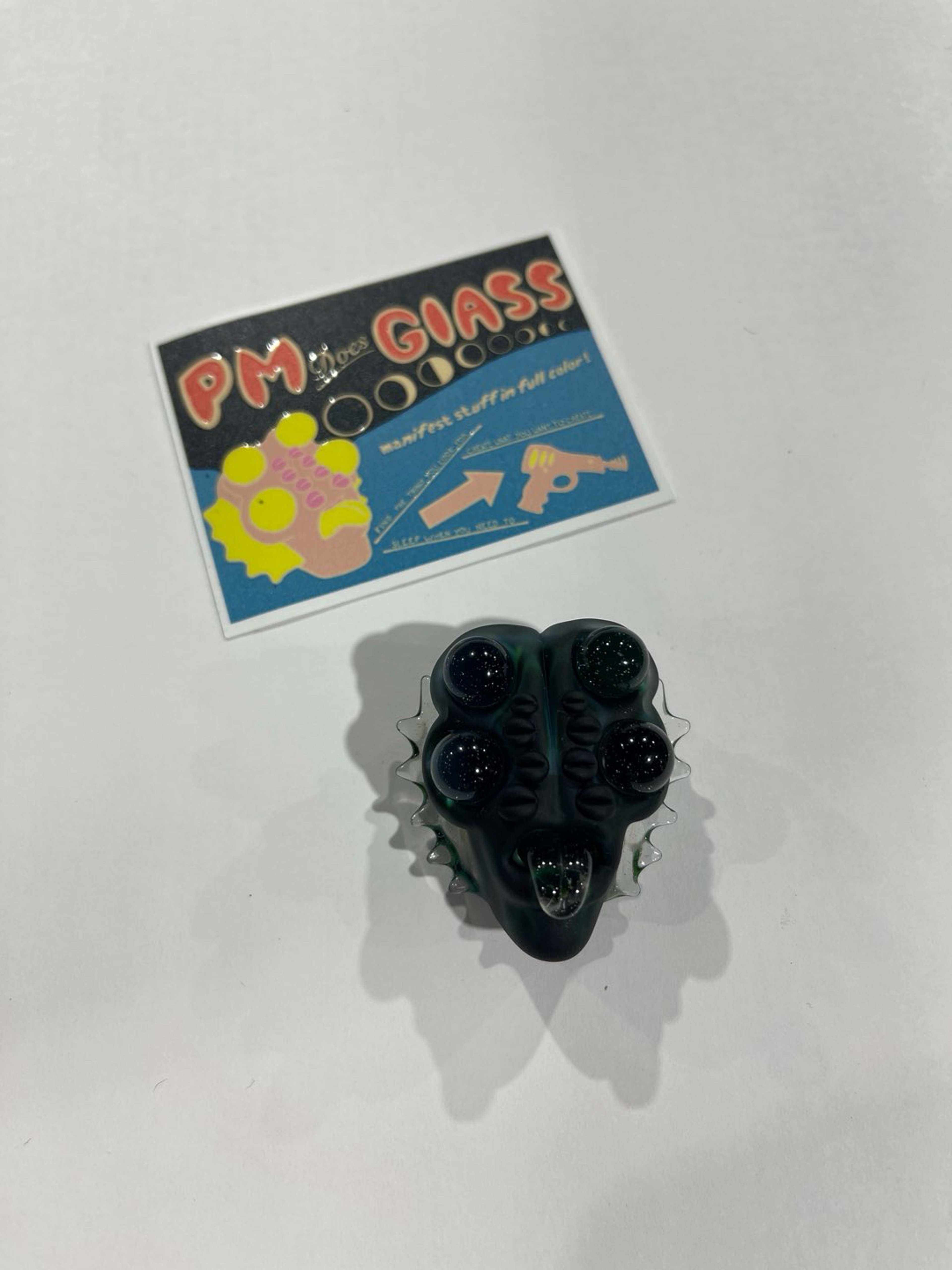 Preview pic of Pmdoesglass Alien Pendy