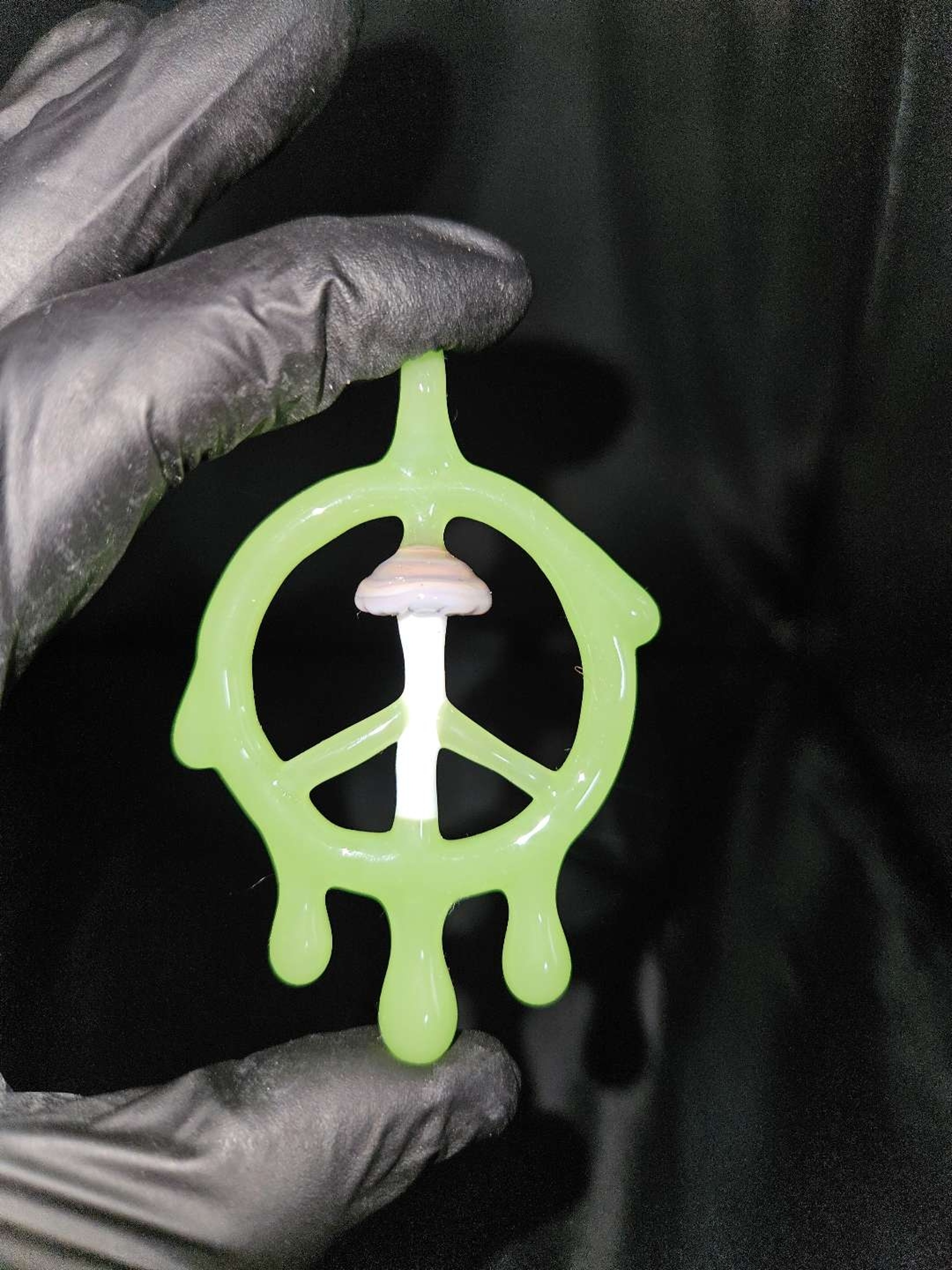 Preview pic of Mushroom  peace sign pendant! 🍄 ✌️