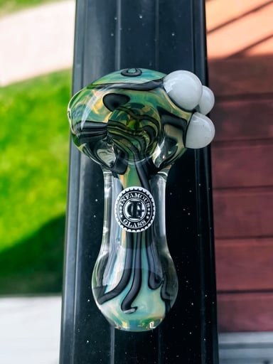 Preview pic of INFAMOUS HAND PIPE