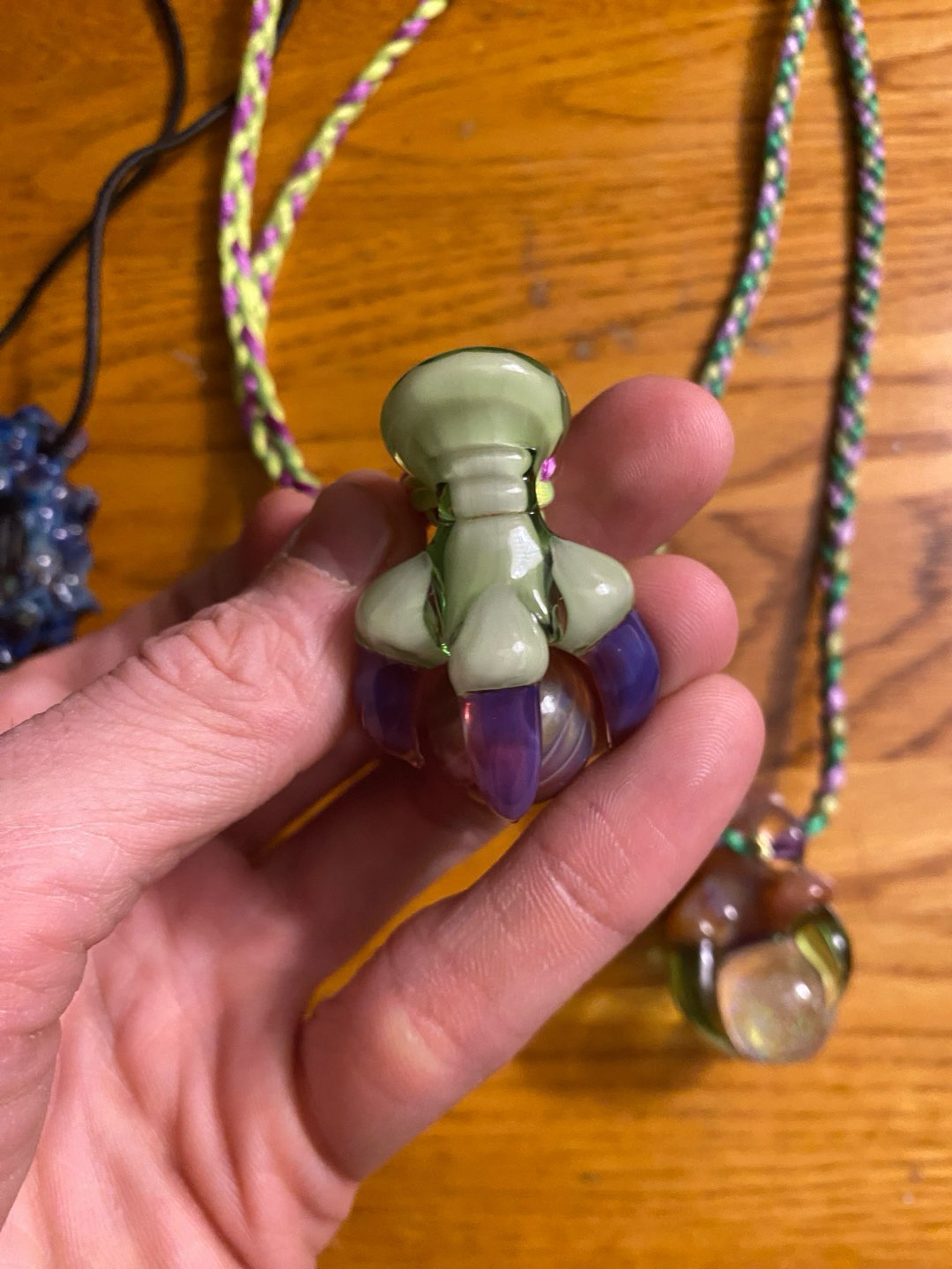 Preview pic of Smilex glass pendant