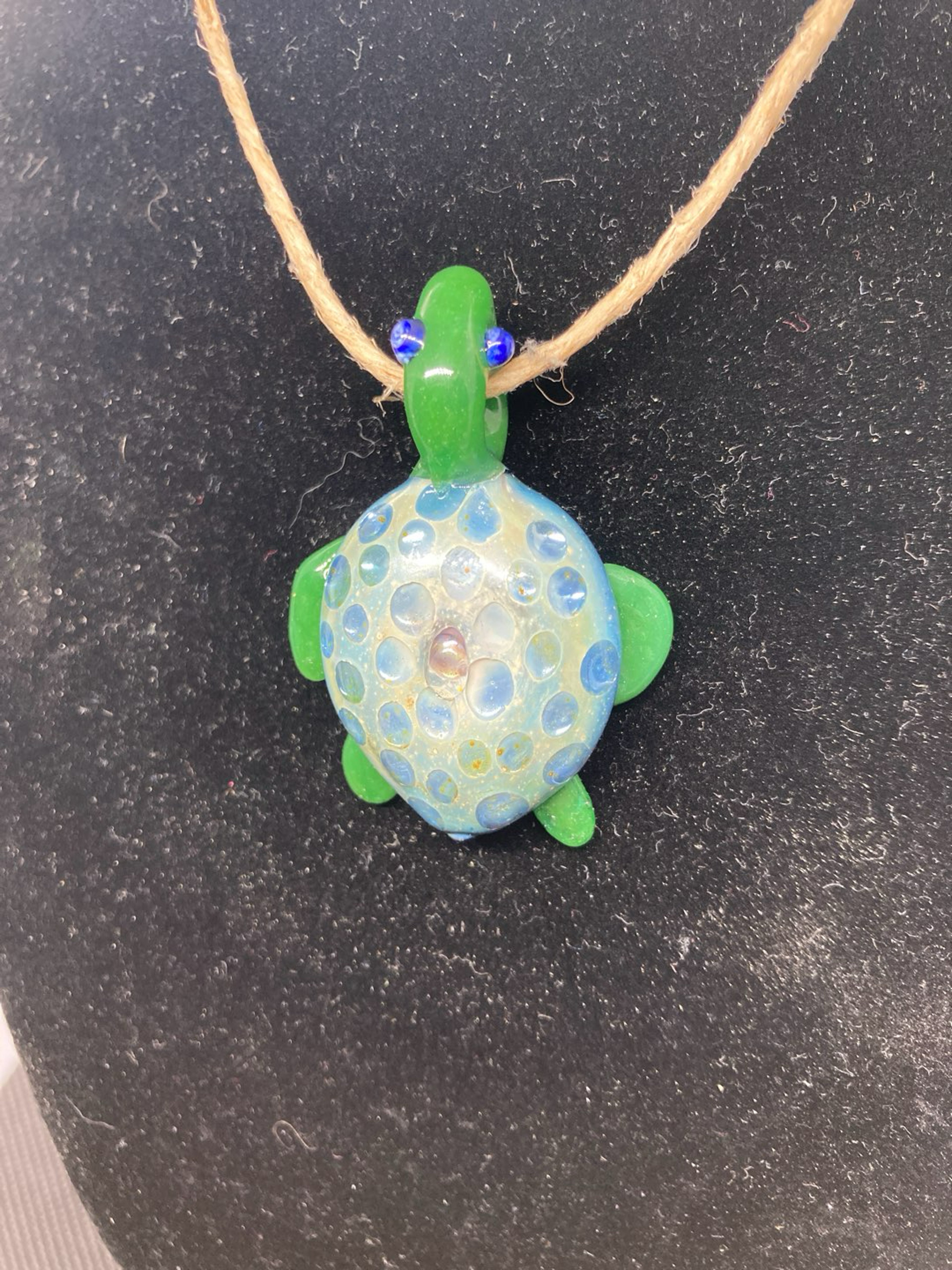 Preview pic of Turtle pendant
