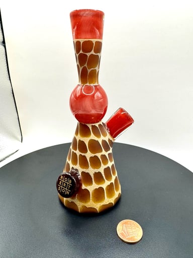 Preview pic of Matt Robertson mini giraffe water bong