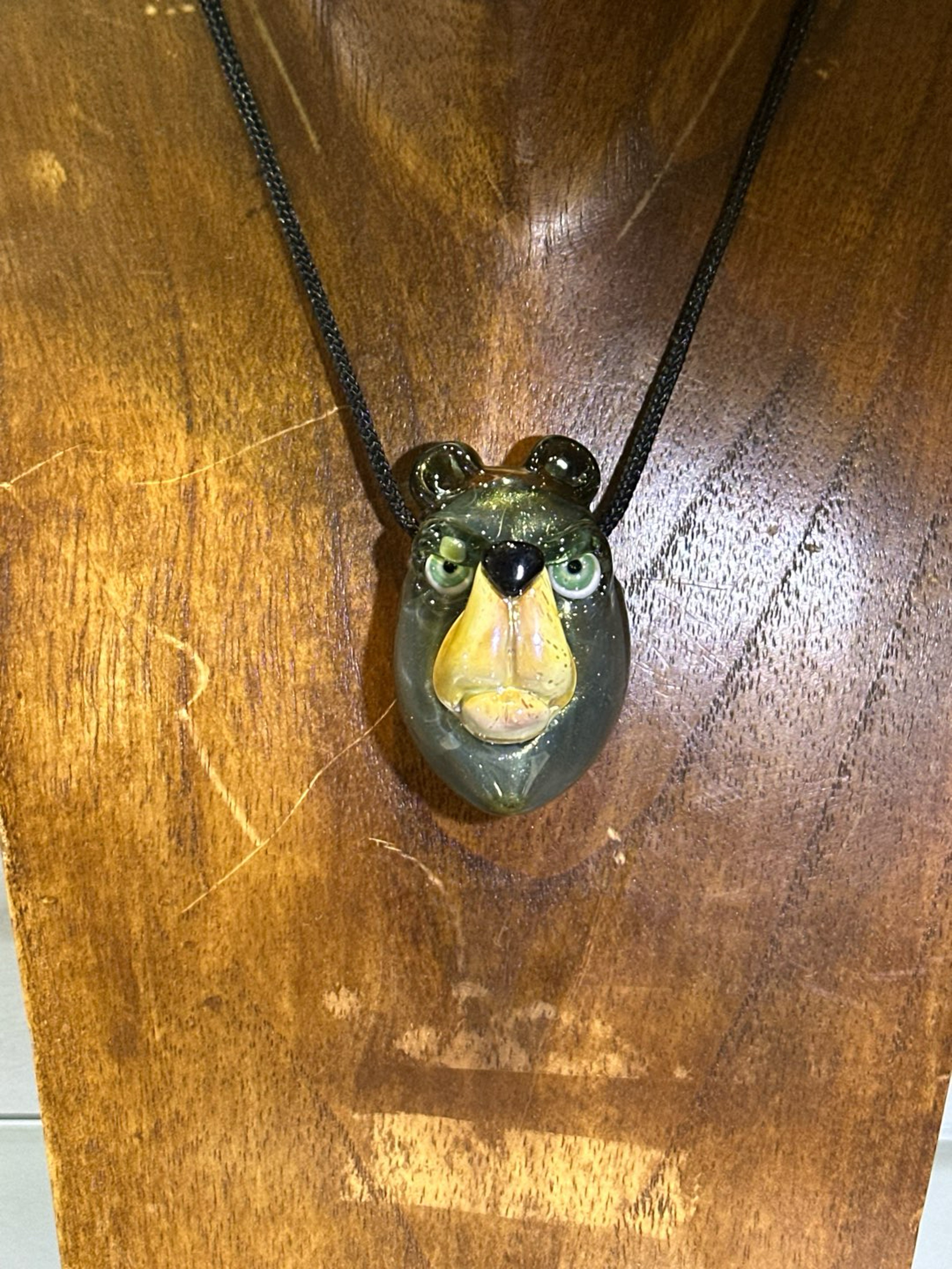 Preview pic of Coyle Bear Head Pendant 5