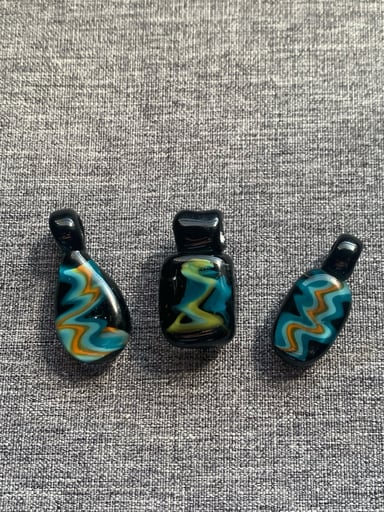 Preview pic of 3 pendants for 25$