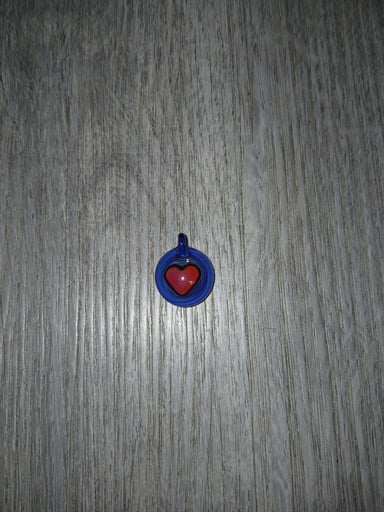 Preview pic of Millie heart pendant