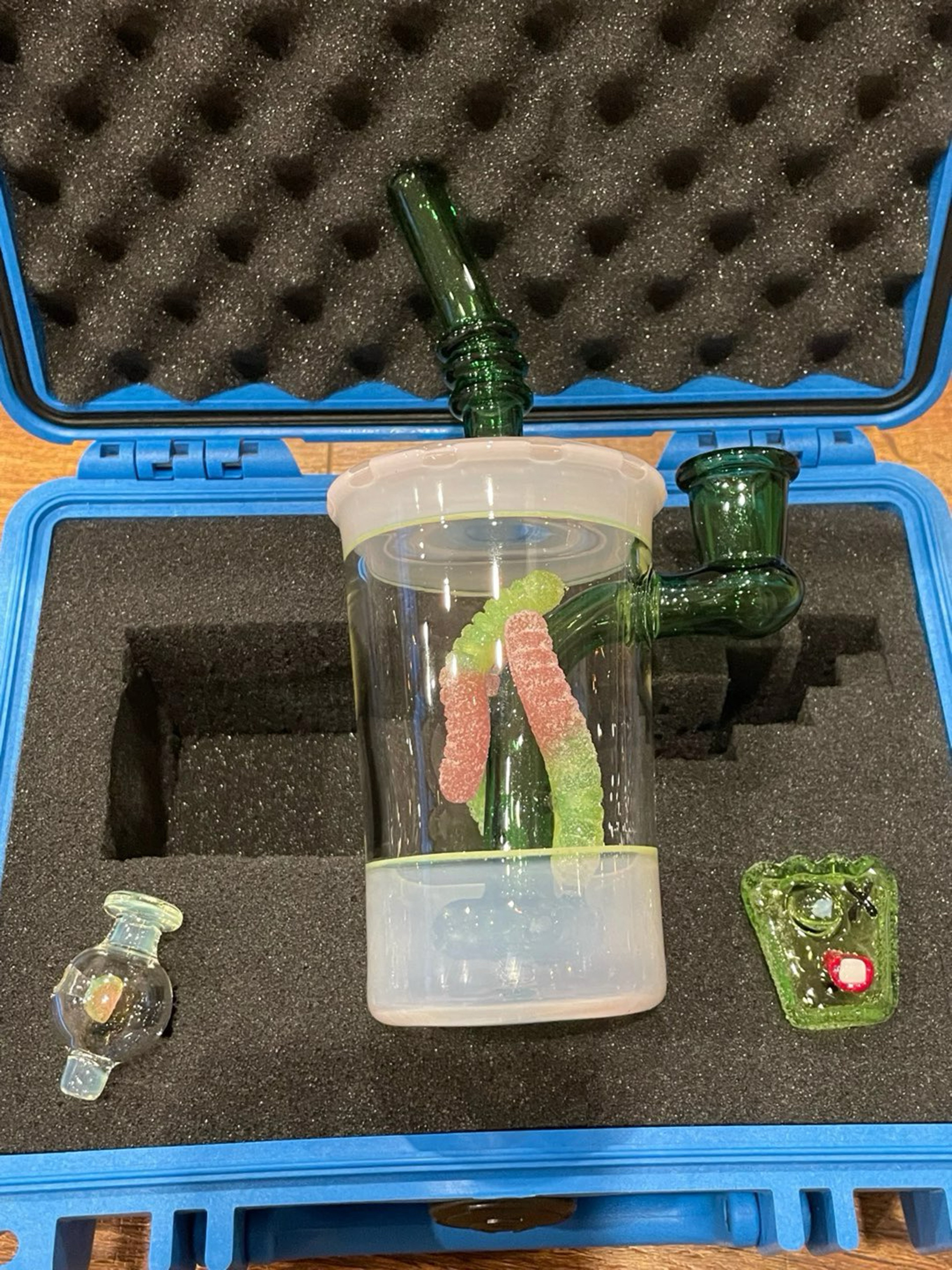Preview pic of Emperial Glass Worm Cup with case