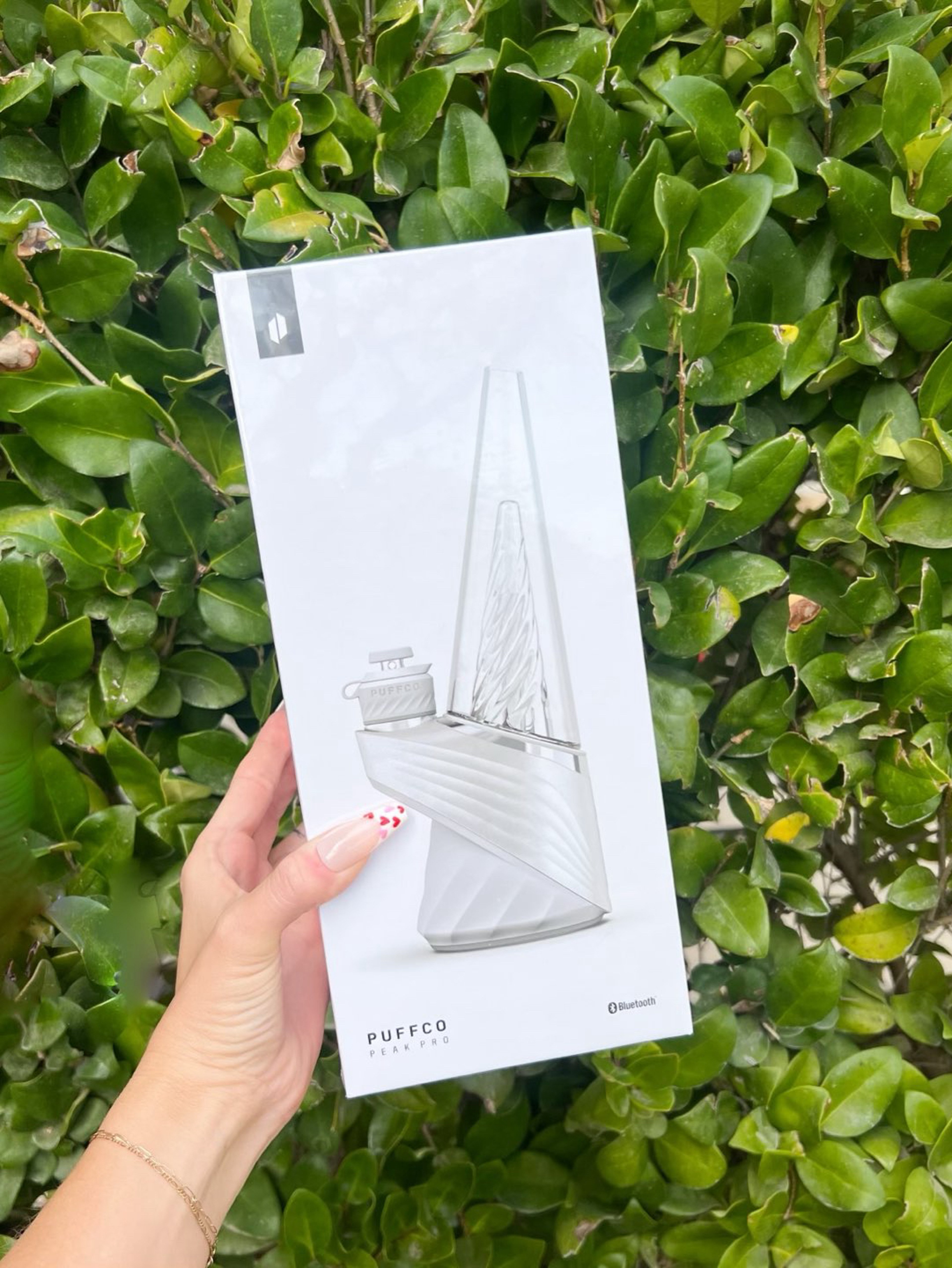 Preview pic of Puffco Peak Pro v2 Pearl New In Box