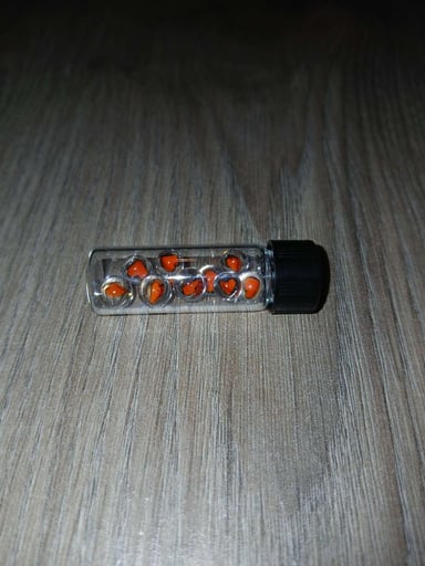 Preview pic of (x2) 7mm heart pearls