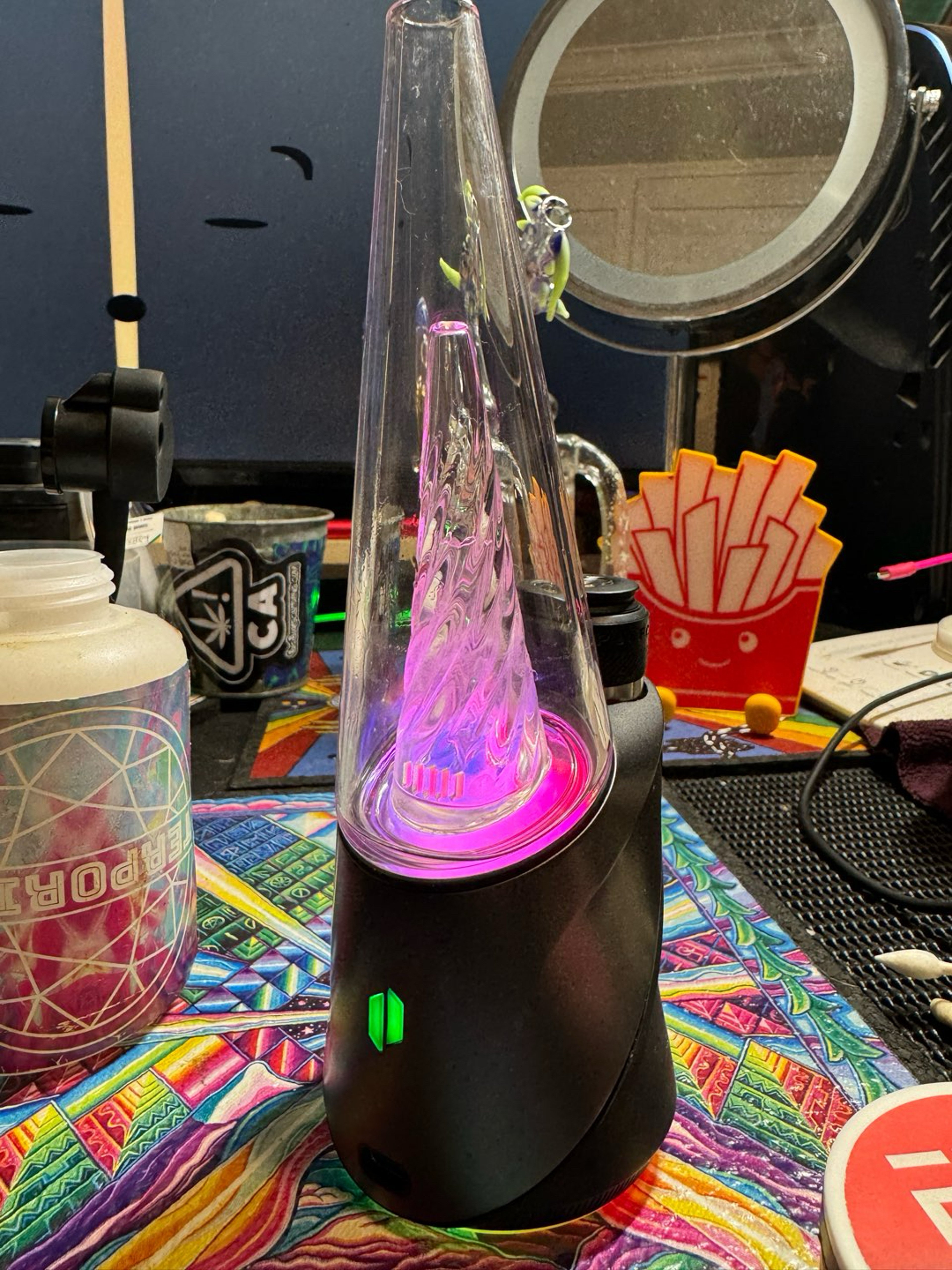 Preview pic of puffco peak pro v1 base / v2 glass