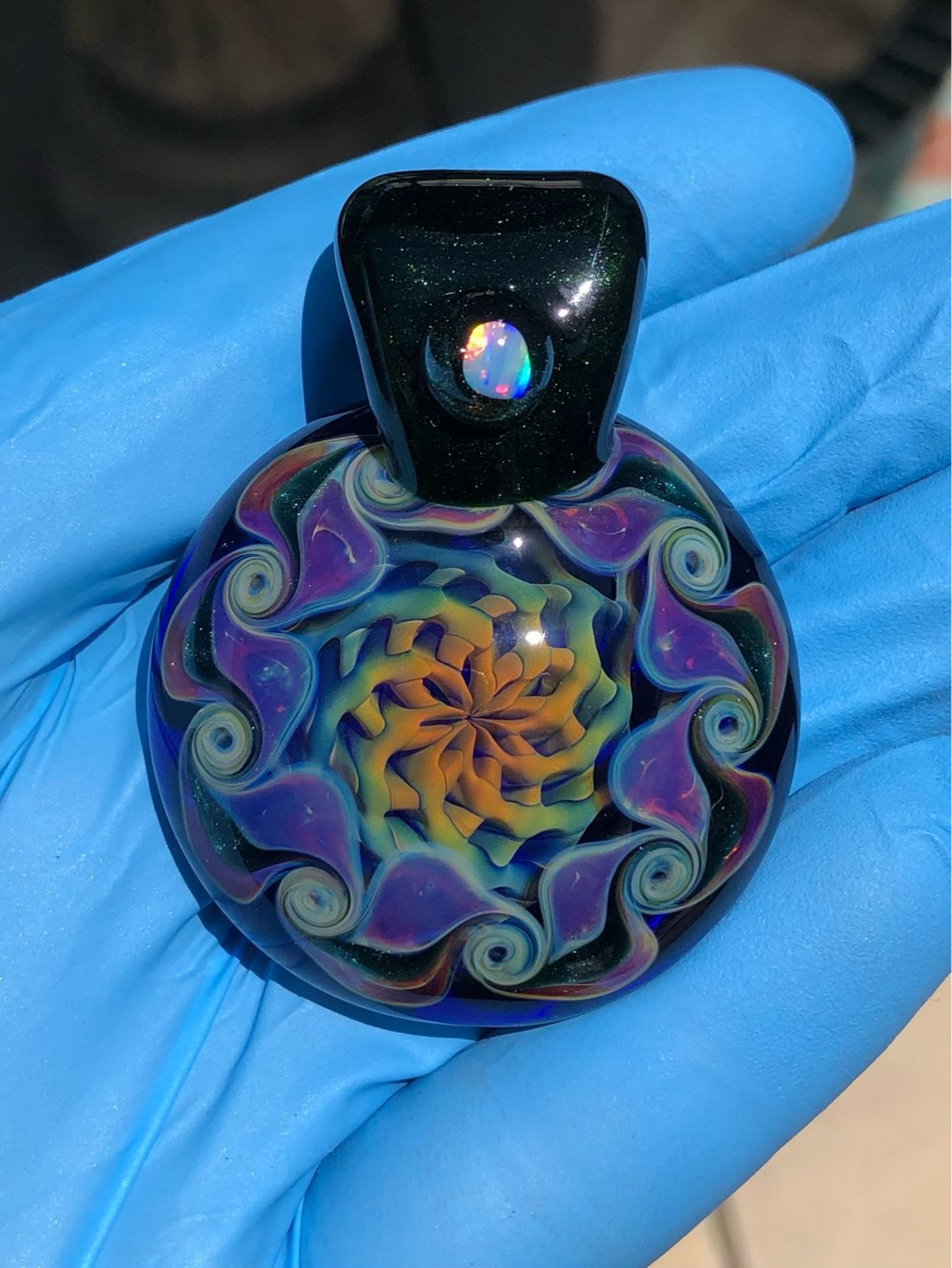 Preview pic of Fume tech pendants