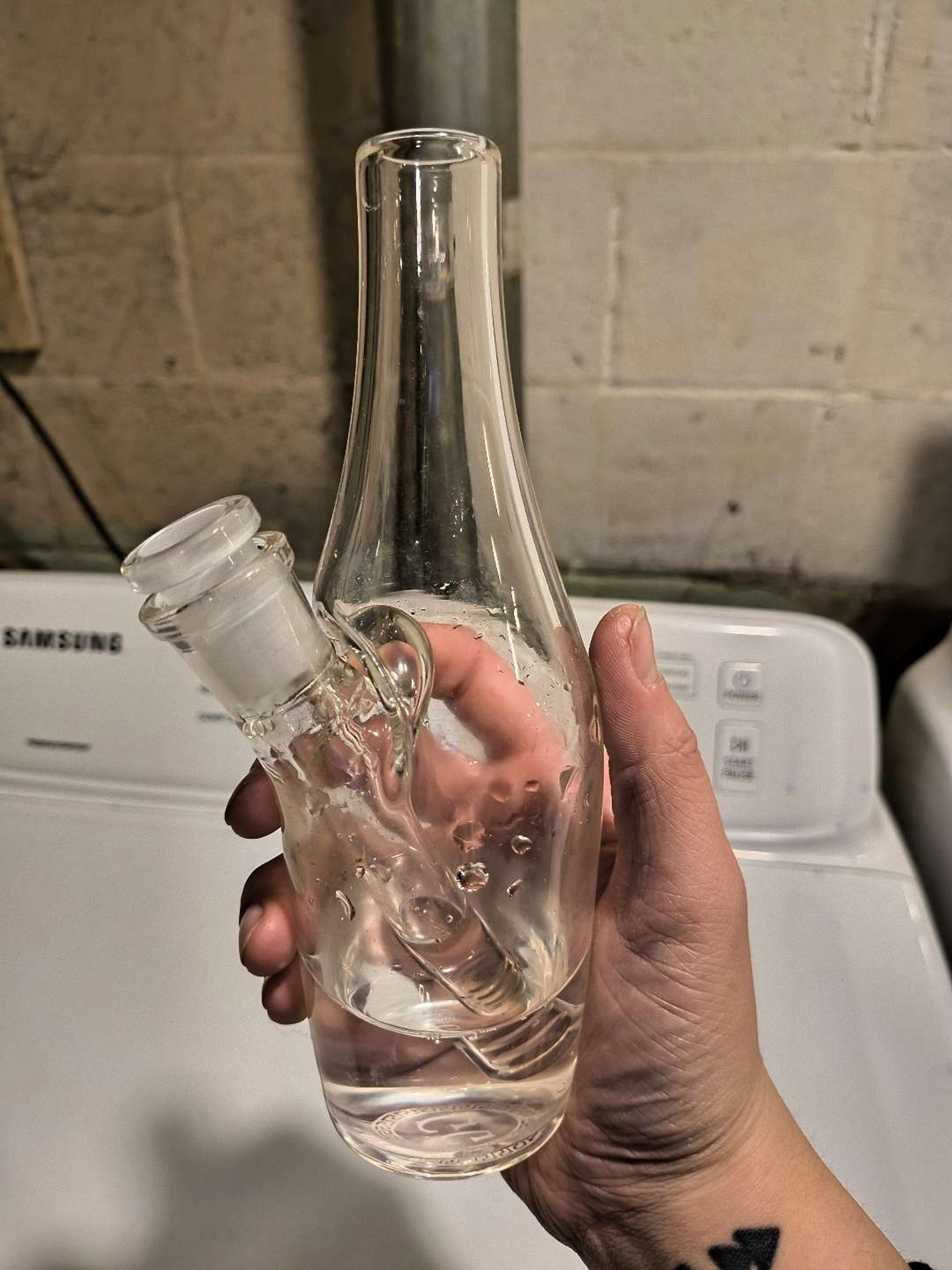 Preview pic of Clear saki bottle