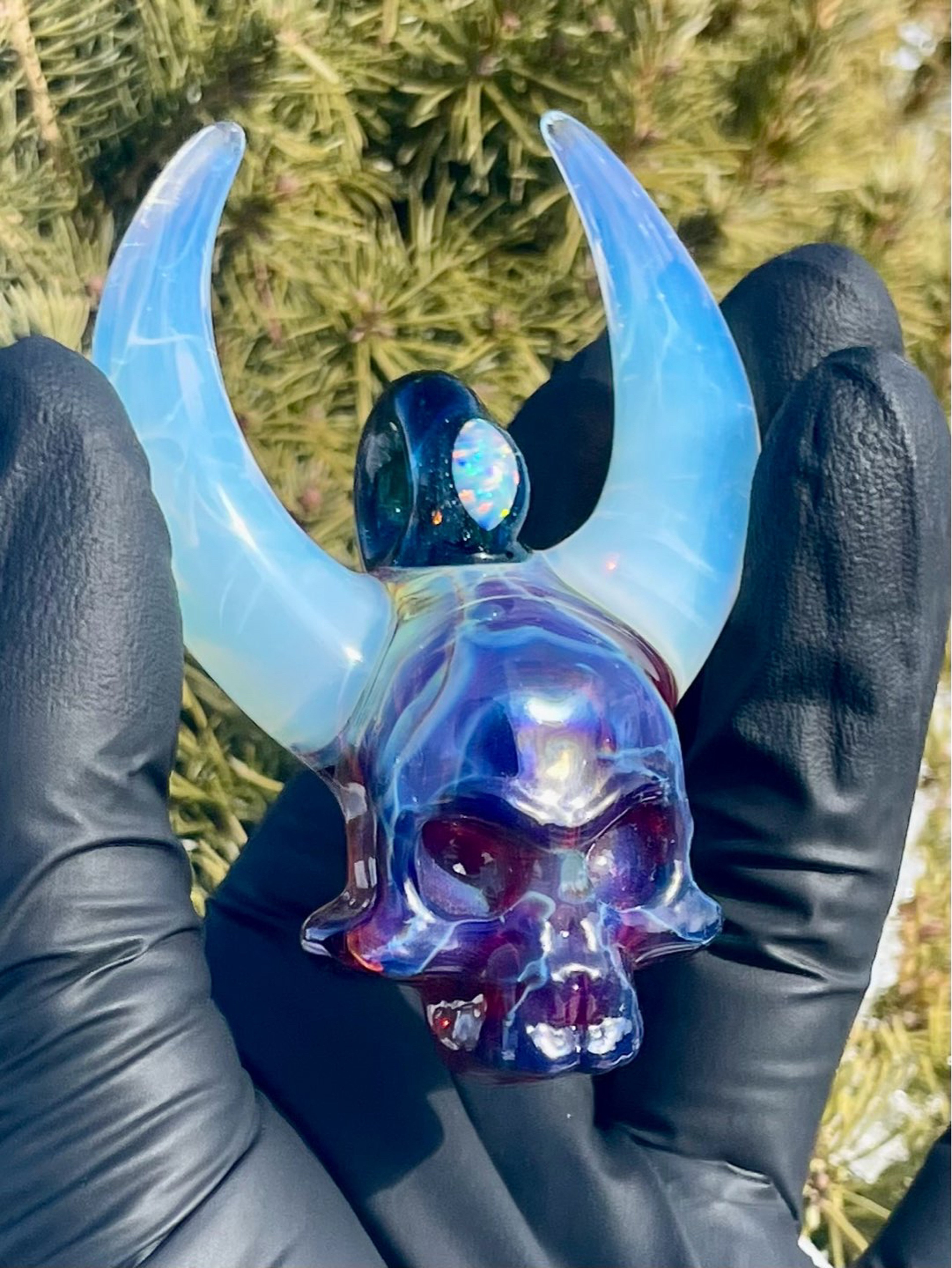 Preview pic of K_berg fume skull w/ horns and opal