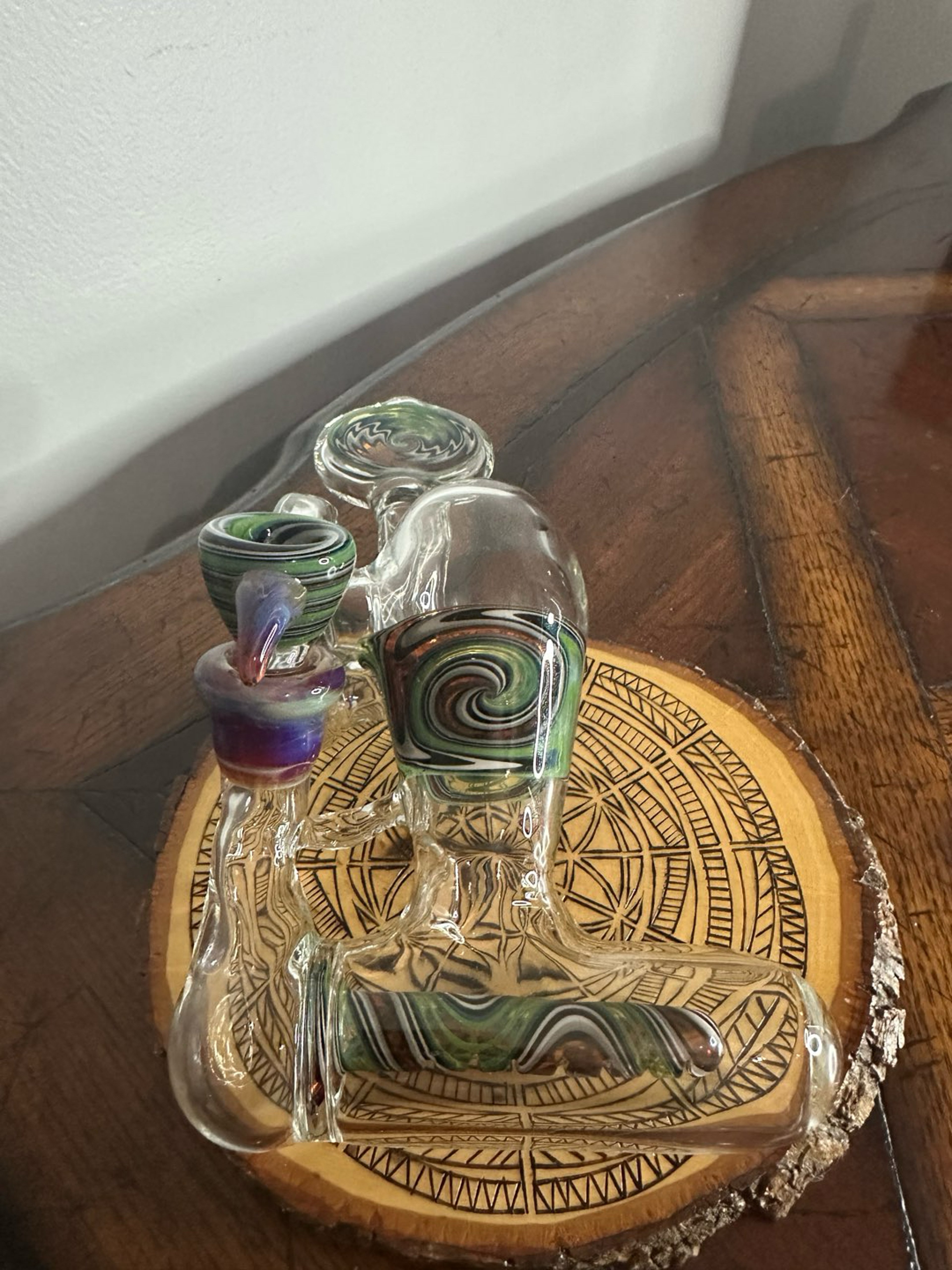 Preview pic of Pj401 glass layback bubbler