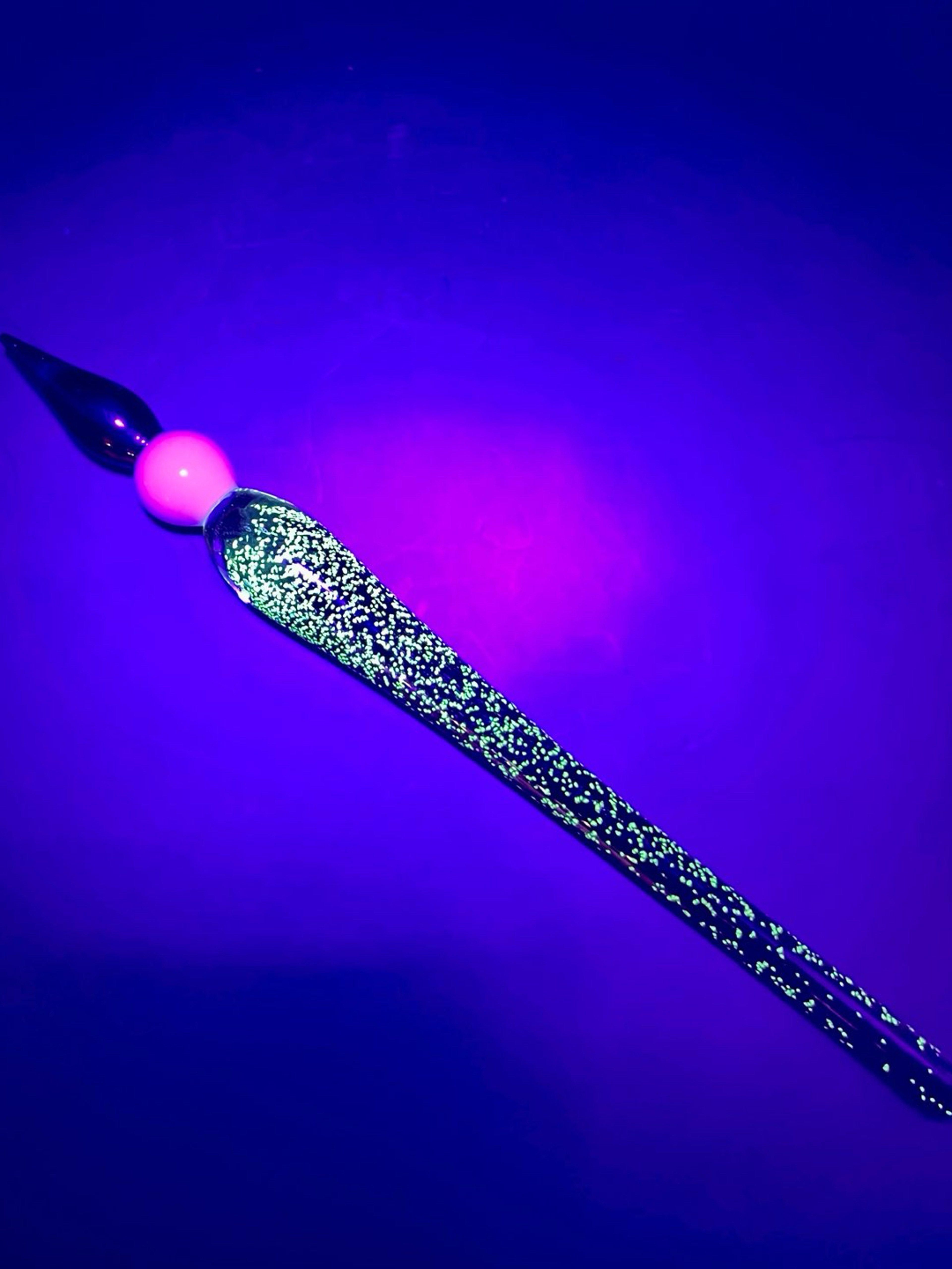 Preview pic of Glass fountain pen dab tool uv glow in the dark